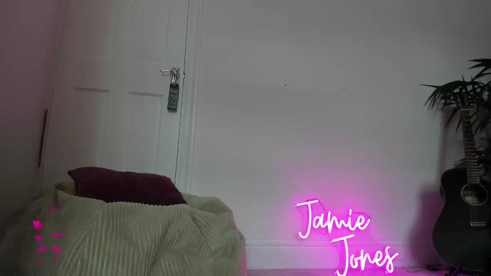 Gallery image thumbnail from jamiejones's myfreecams stream on, 07/05/2026, 16:20 image 13 of 20