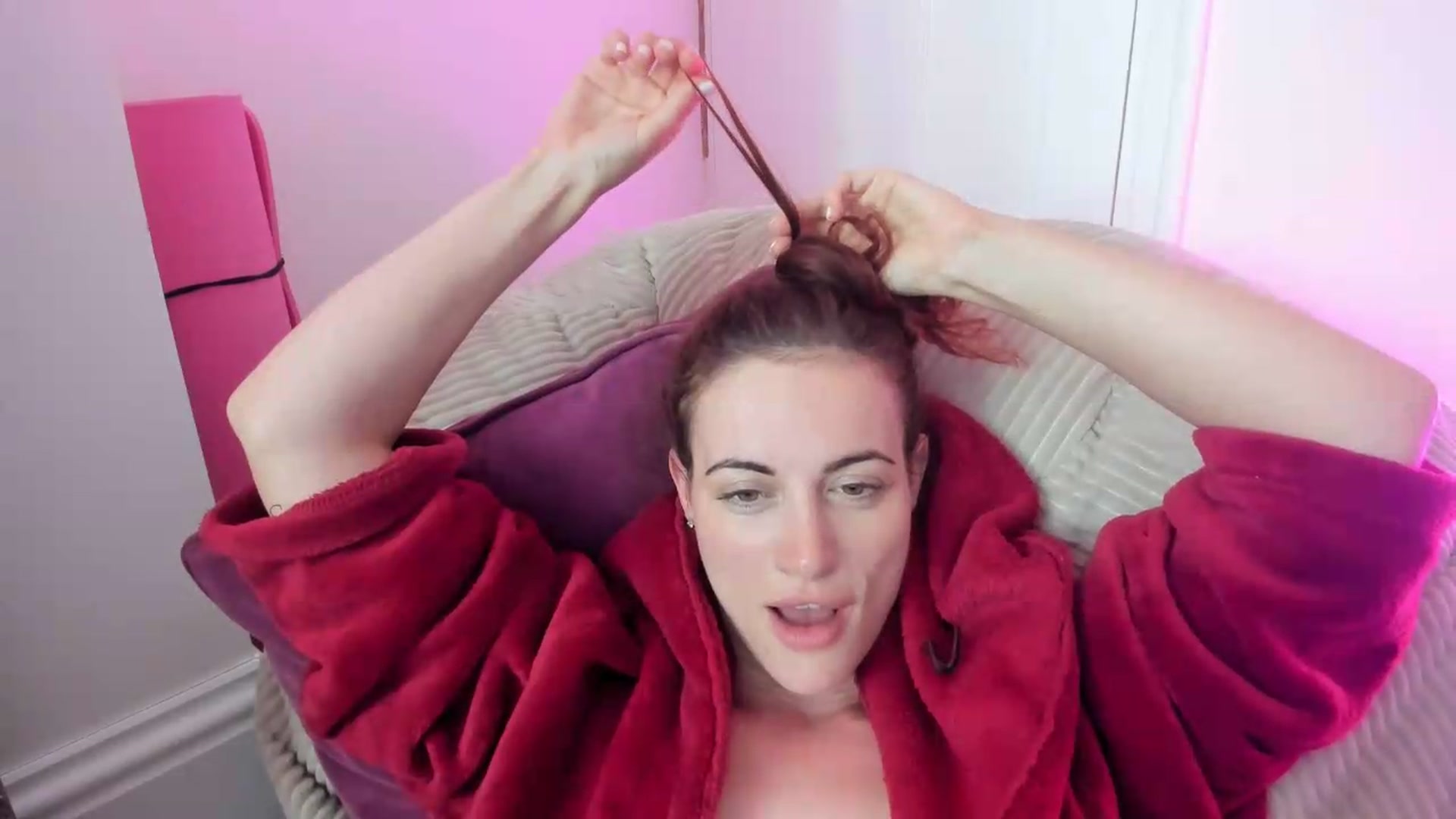 Gallery image thumbnail from jamiejones's myfreecams stream on, 08/08/2026, 17:01 image 16 of 20
