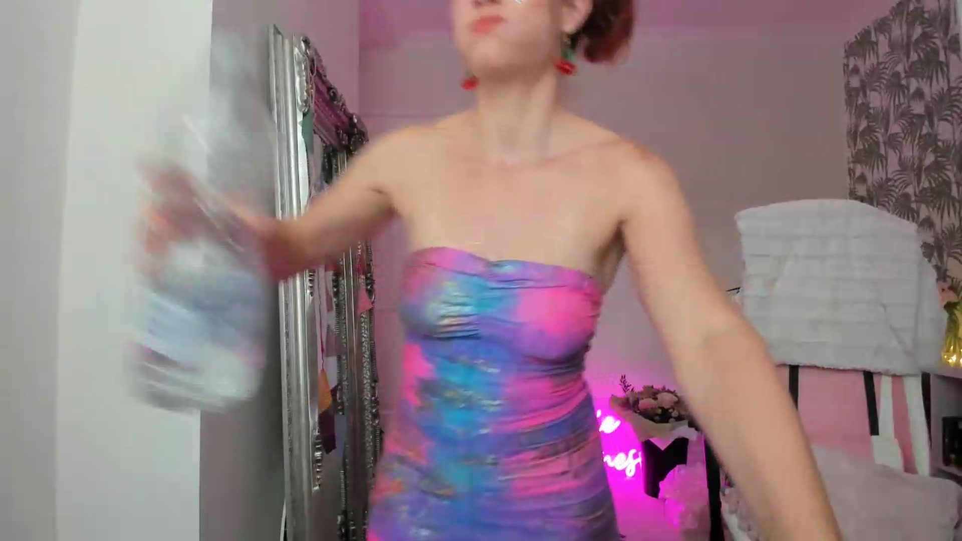 Gallery image thumbnail from jamiejones's myfreecams stream on, 08/09/2026, 17:42 image 16 of 20