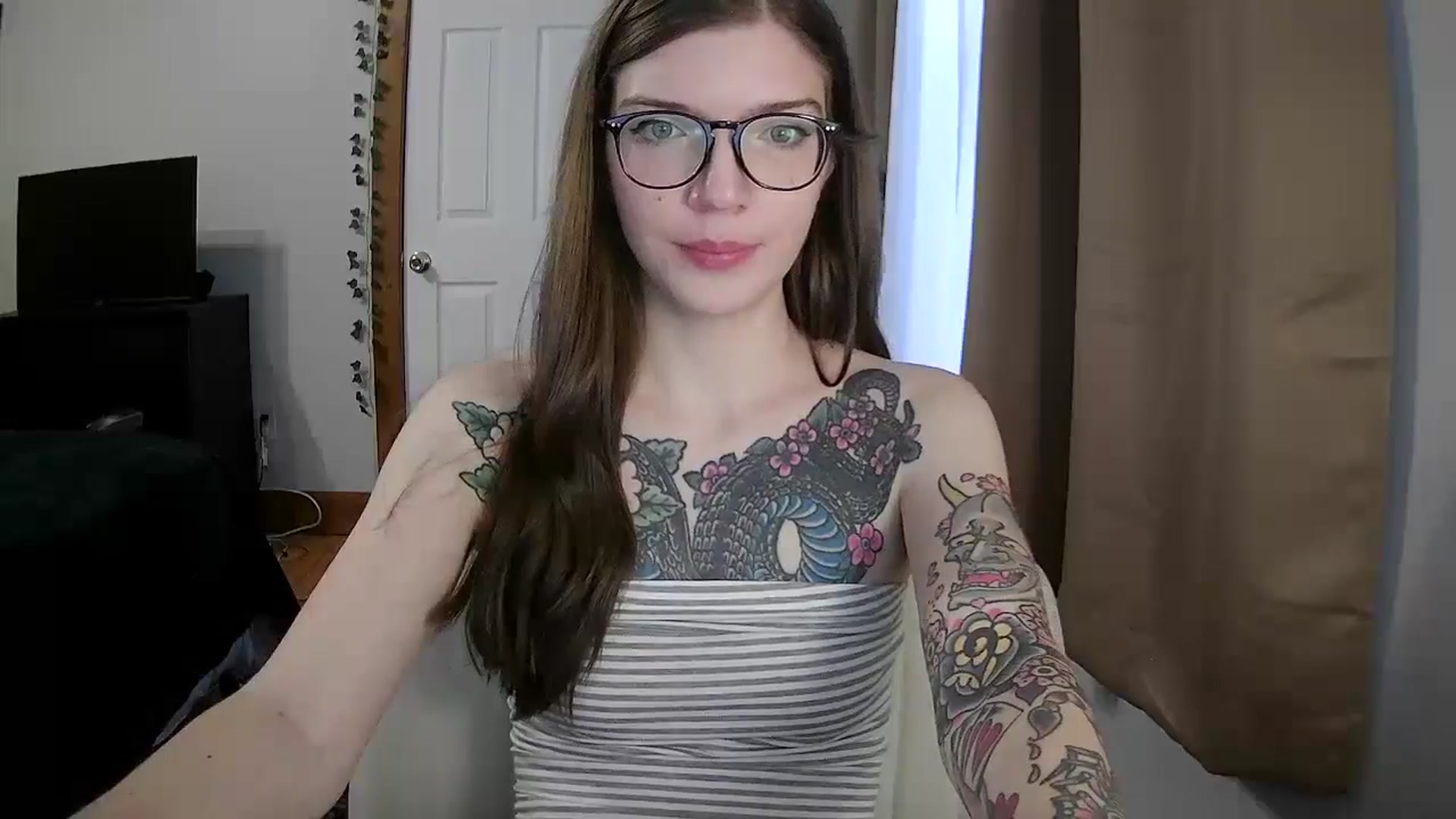 Gallery image thumbnail from jane_66's myfreecams stream on, 12/20/2025, 19:34 image 14 of 20