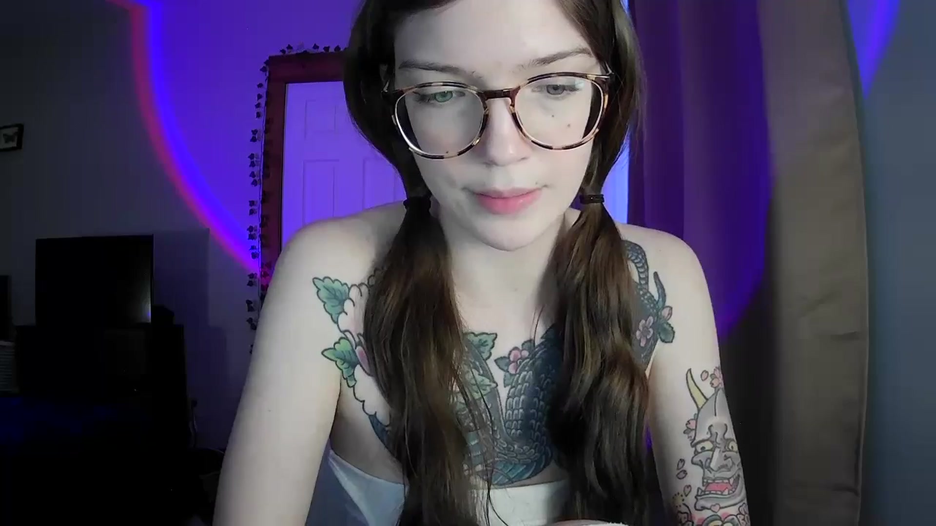 Gallery image thumbnail from jane_66's myfreecams stream on, 01/25/2026, 19:25 image 17 of 20