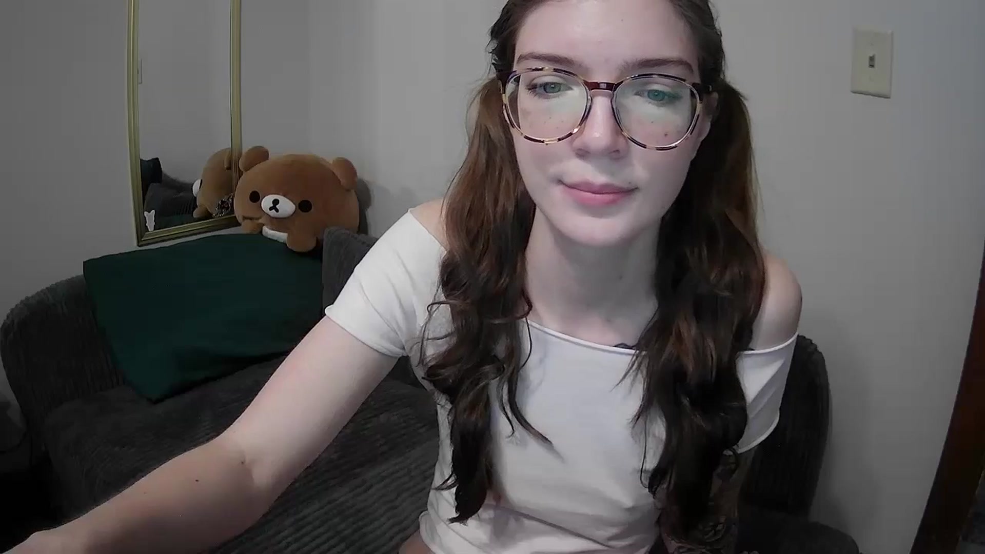 Gallery image thumbnail from jane_66's myfreecams stream on, 03/31/2026, 16:43 image 16 of 20