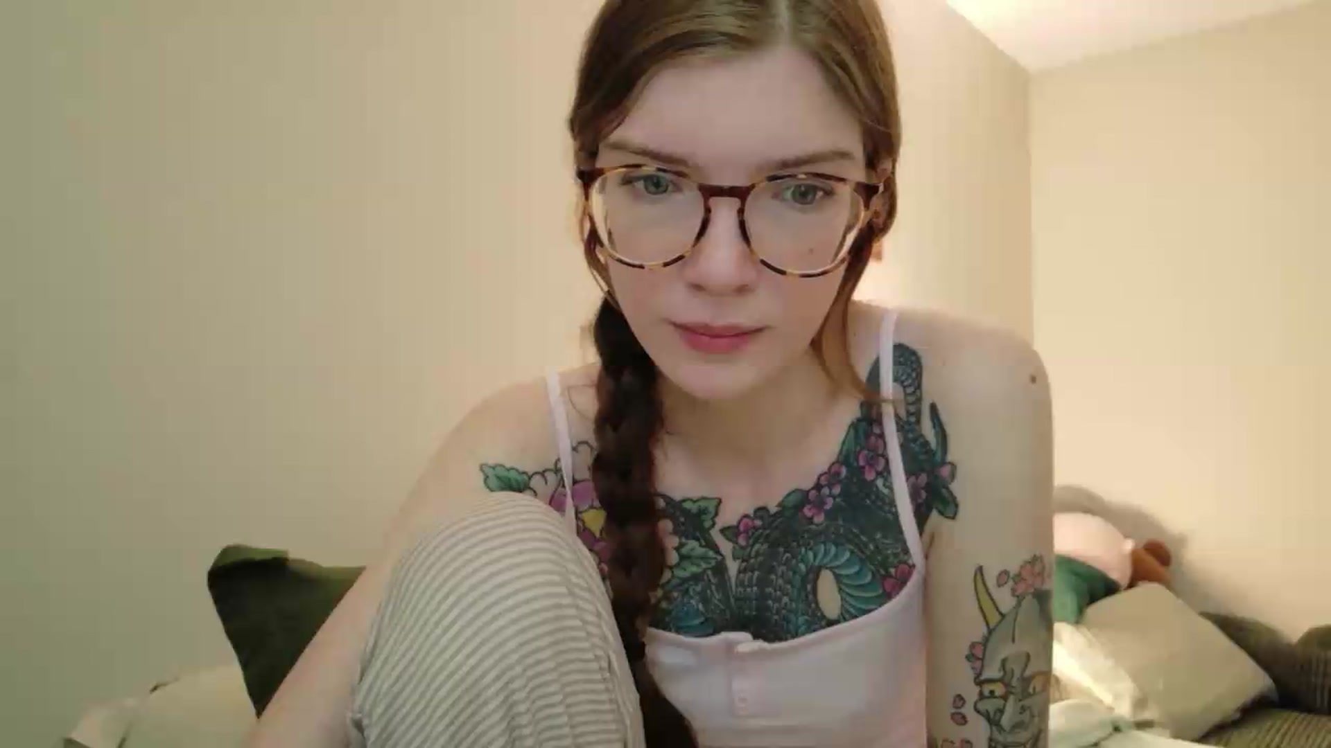 Gallery image thumbnail from jane_66's myfreecams stream on, 06/09/2026, 17:11 image 5 of 20