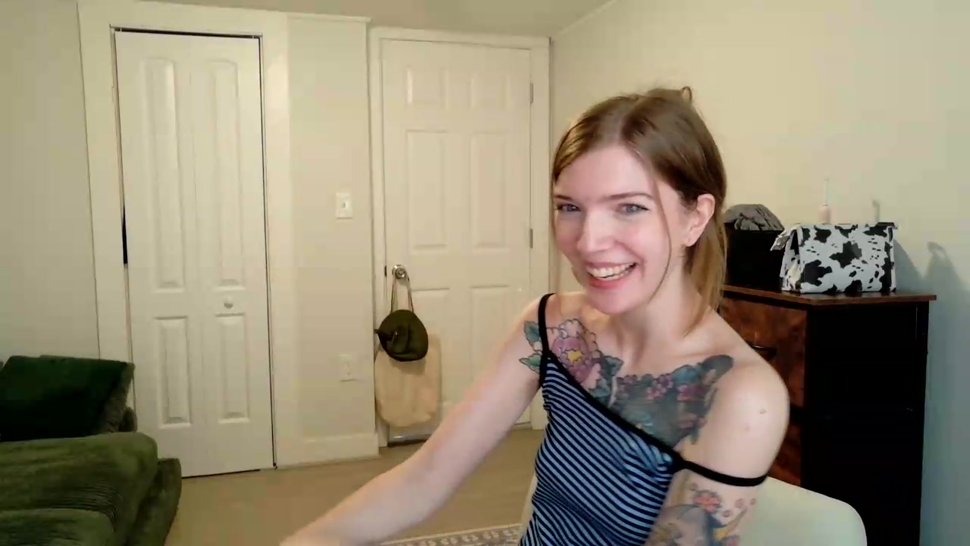 Gallery image thumbnail from jane_66's myfreecams stream on, 07/11/2026, 14:09 image 14 of 20