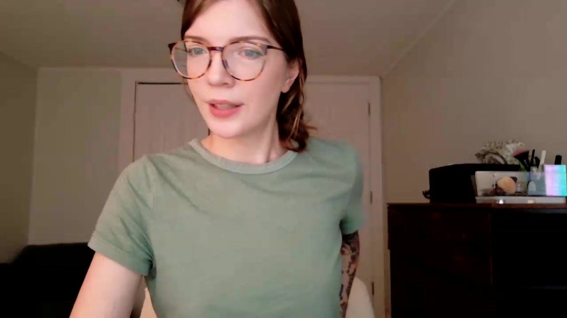 Gallery image thumbnail from jane_66's myfreecams stream on, 08/03/2026, 14:17 image 17 of 20