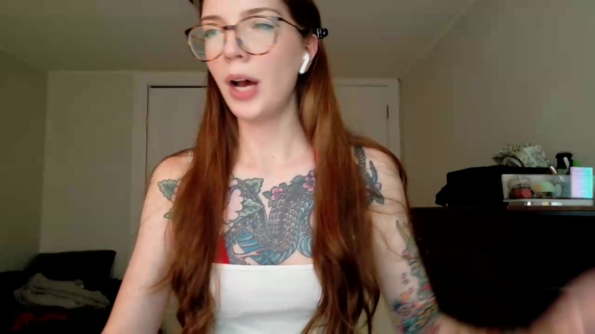 Gallery image thumbnail from jane_66's myfreecams stream on, 08/05/2026, 19:13 image 2 of 20