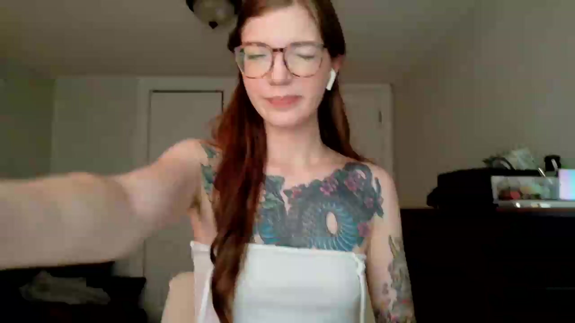 Gallery image thumbnail from jane_66's myfreecams stream on, 08/05/2026, 19:13 image 6 of 20