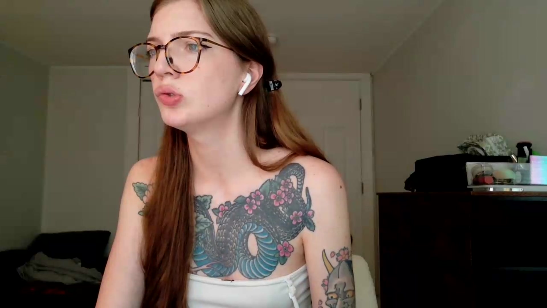 Gallery image thumbnail from jane_66's myfreecams stream on, 08/05/2026, 19:13 image 7 of 20