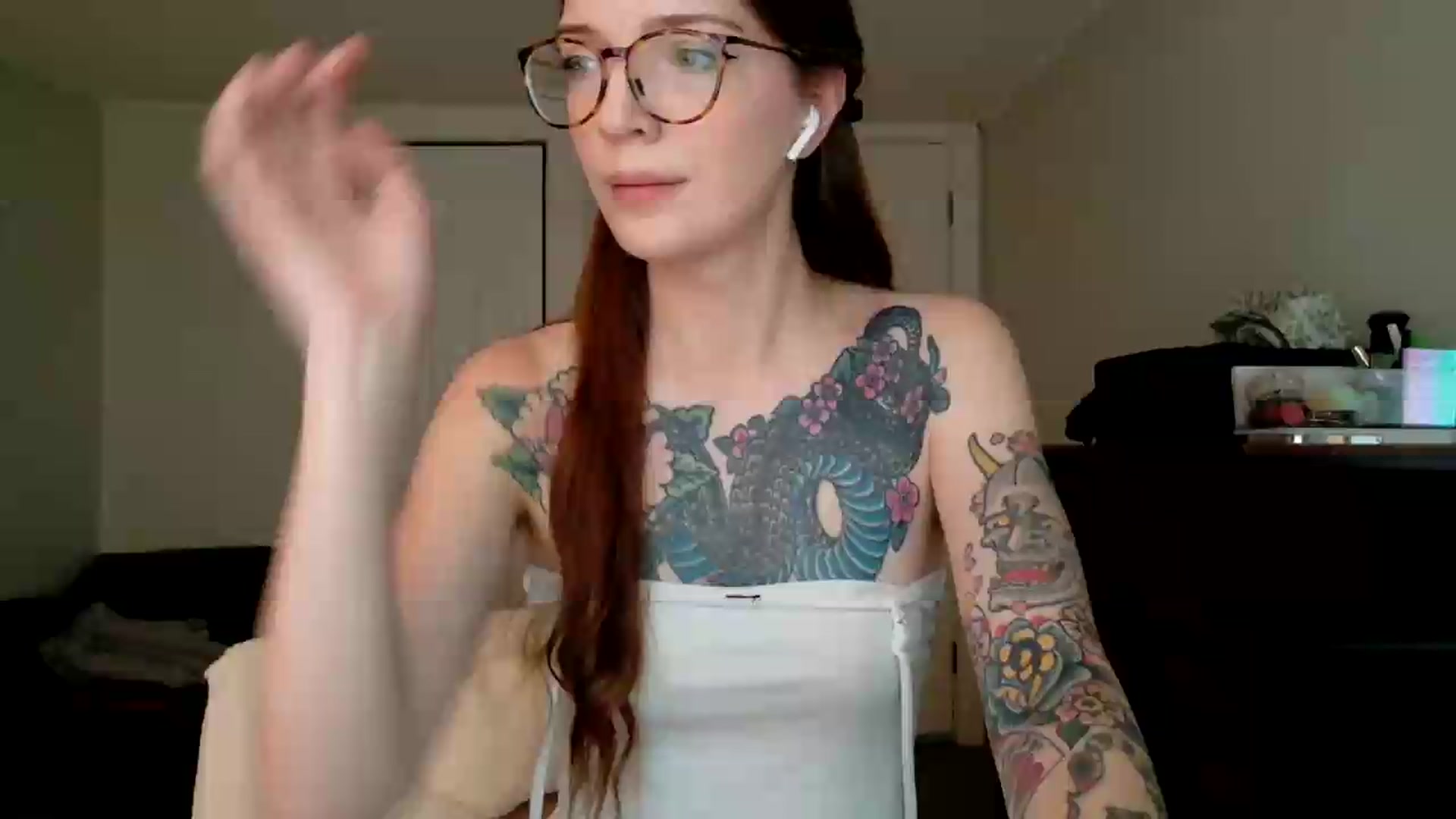 Gallery image thumbnail from jane_66's myfreecams stream on, 08/05/2026, 19:13 image 5 of 20