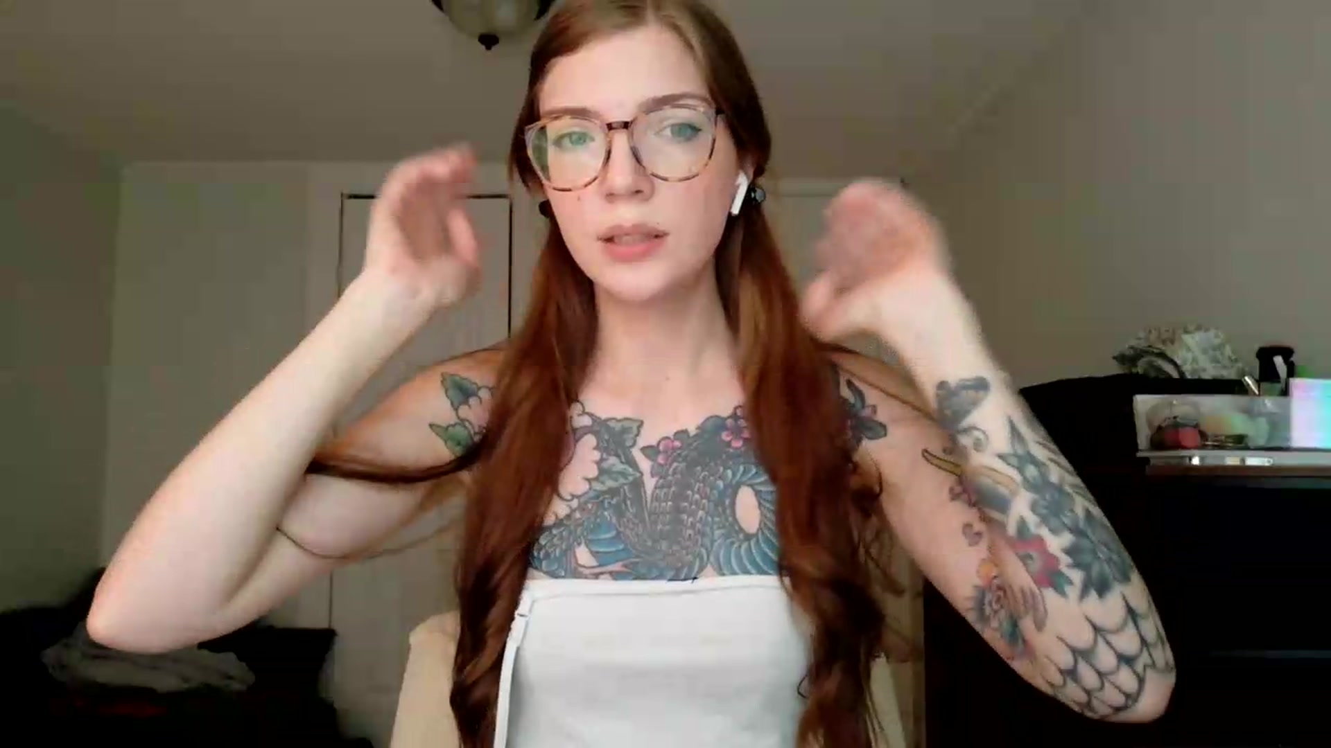 Gallery image thumbnail from jane_66's myfreecams stream on, 08/05/2026, 19:13 image 8 of 20