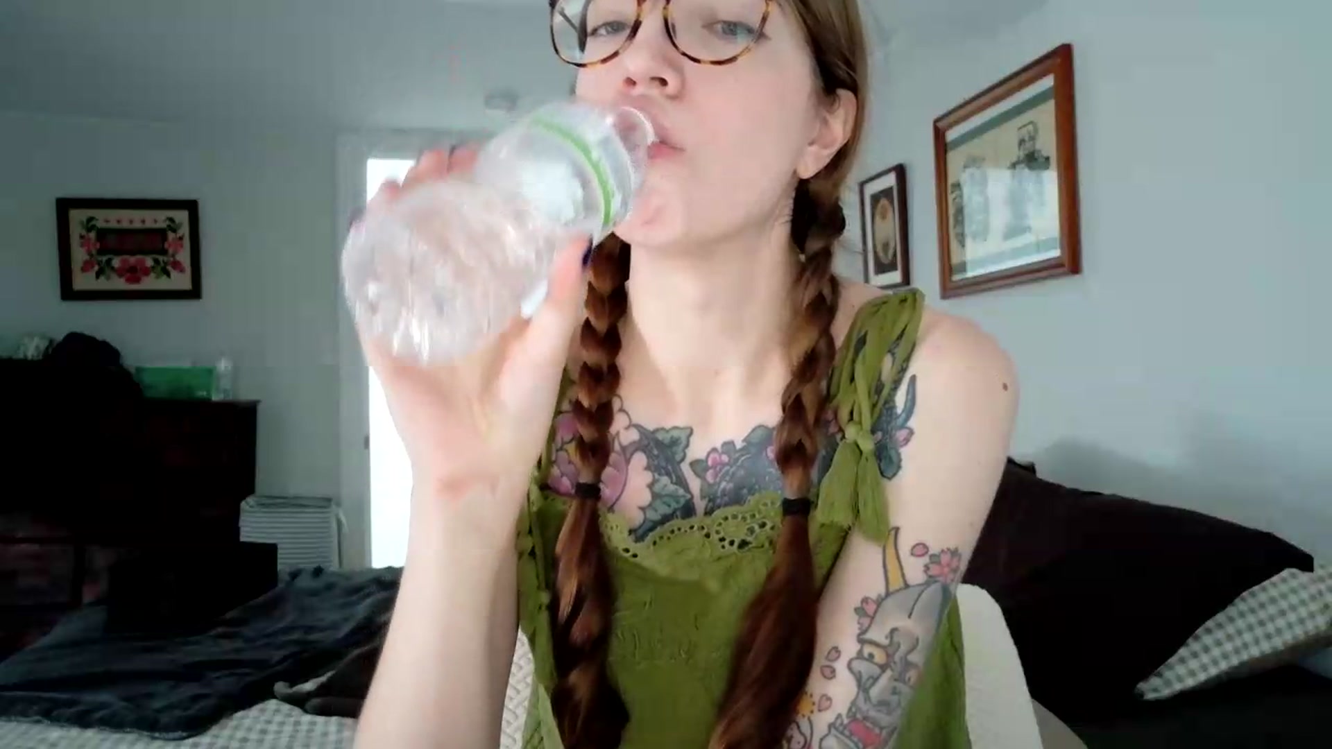 Gallery image thumbnail from jane_66's myfreecams stream on, 08/19/2026, 14:48 image 14 of 20
