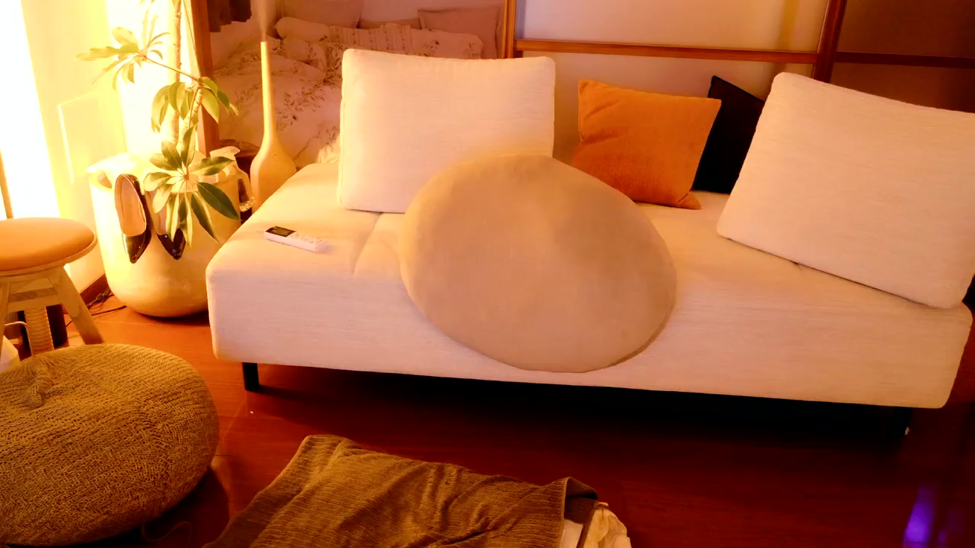 Gallery image thumbnail from japanesequeen's myfreecams stream on, 01/24/2025, 20:03 image 19 of 20