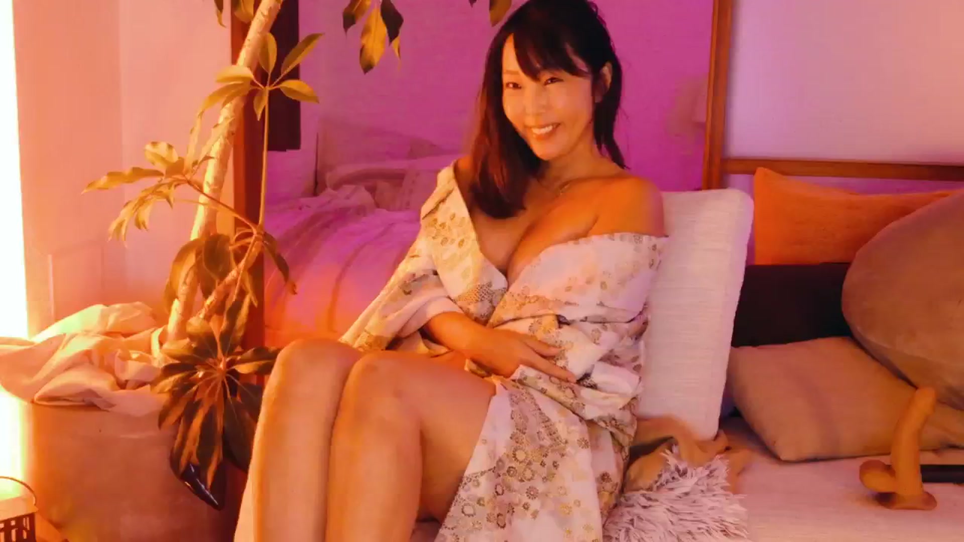 Gallery image thumbnail from japanesequeen's myfreecams stream on, 02/10/2025, 18:17 image 8 of 20