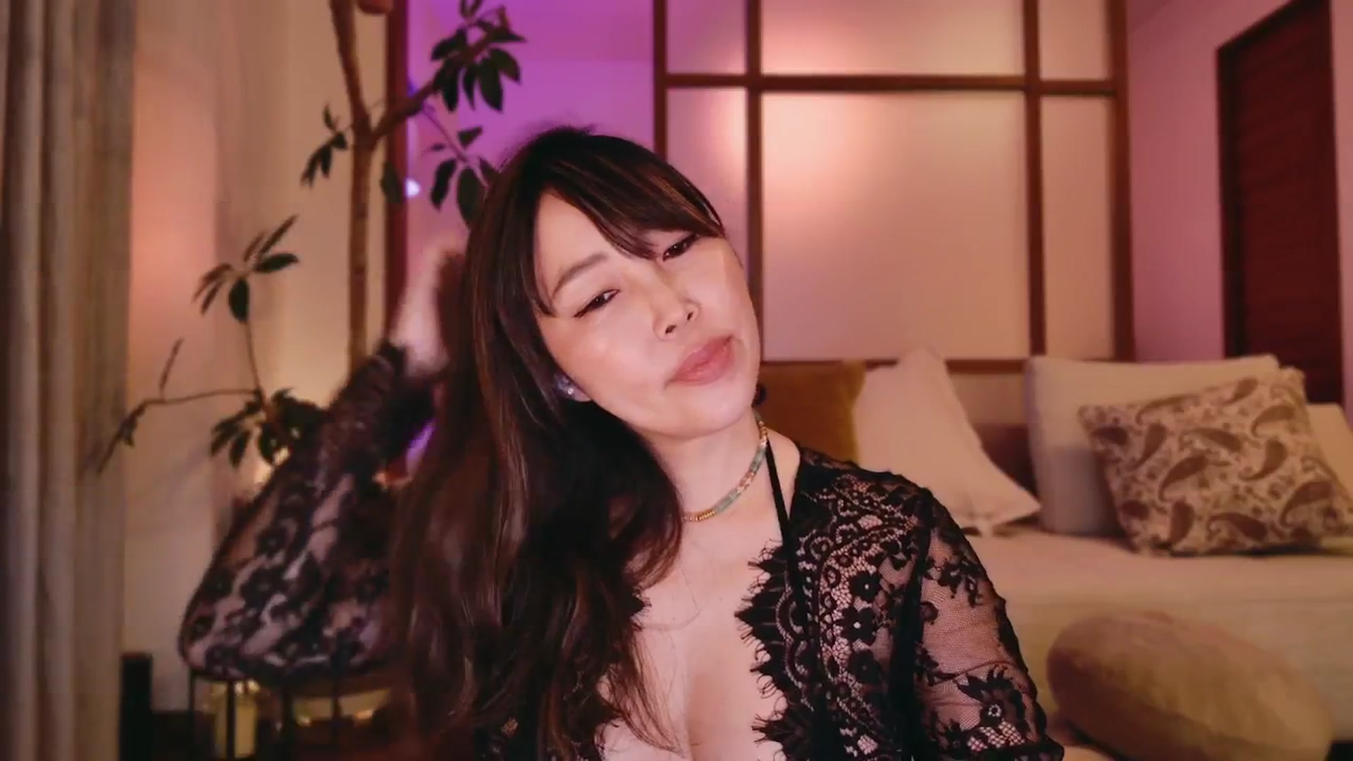 Gallery image thumbnail from japanesequeen's myfreecams stream on, 02/12/2026, 12:08 image 2 of 20