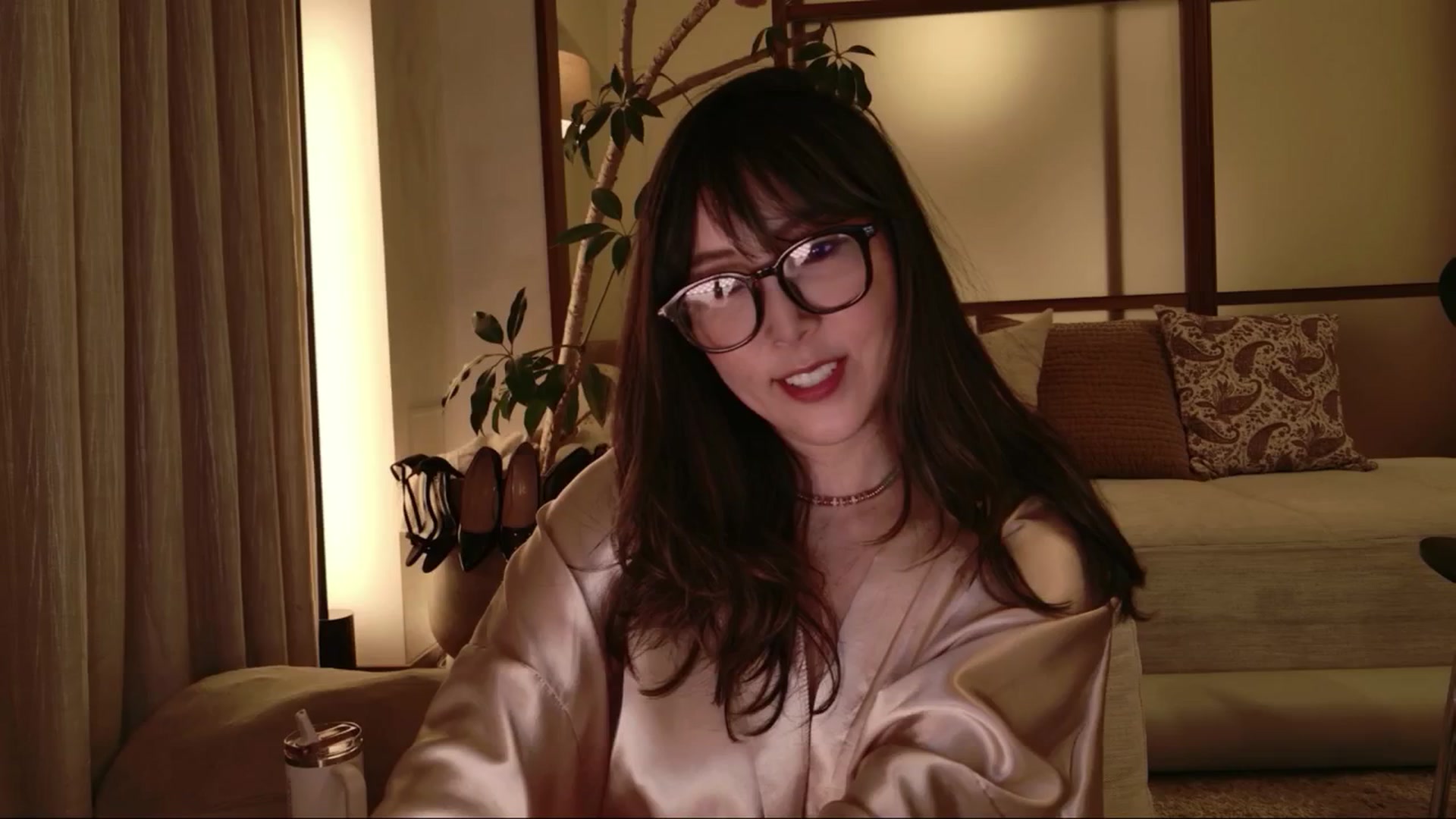 Gallery image thumbnail from japanesequeen's myfreecams stream on, 04/11/2026, 12:23 image 5 of 20