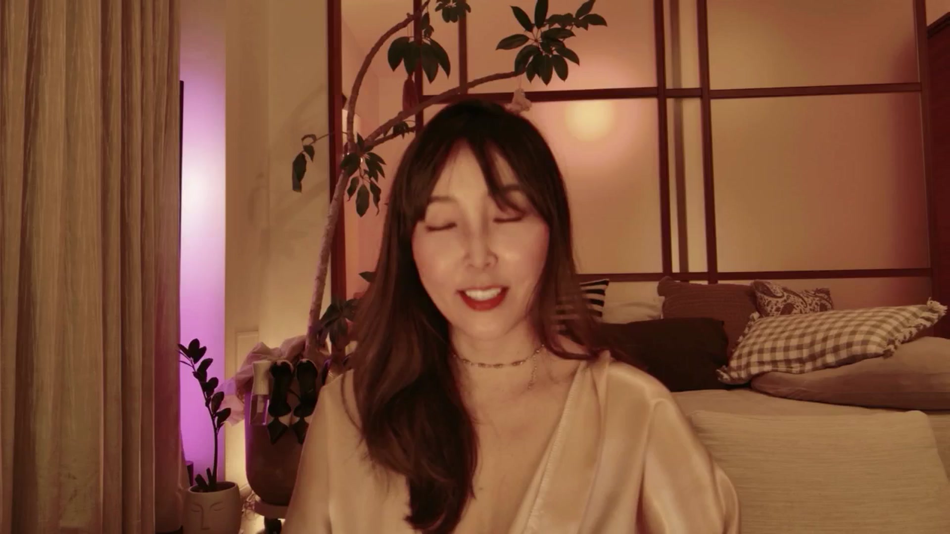 Gallery image thumbnail from japanesequeen's myfreecams stream on, 04/30/2026, 13:09 image 6 of 20