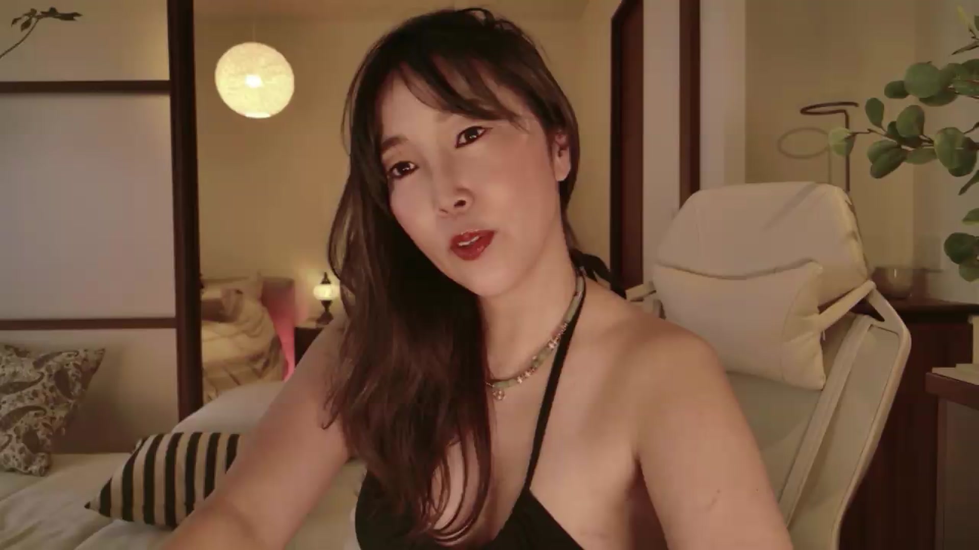 Gallery image thumbnail from japanesequeen's myfreecams stream on, 05/09/2026, 08:03 image 11 of 20