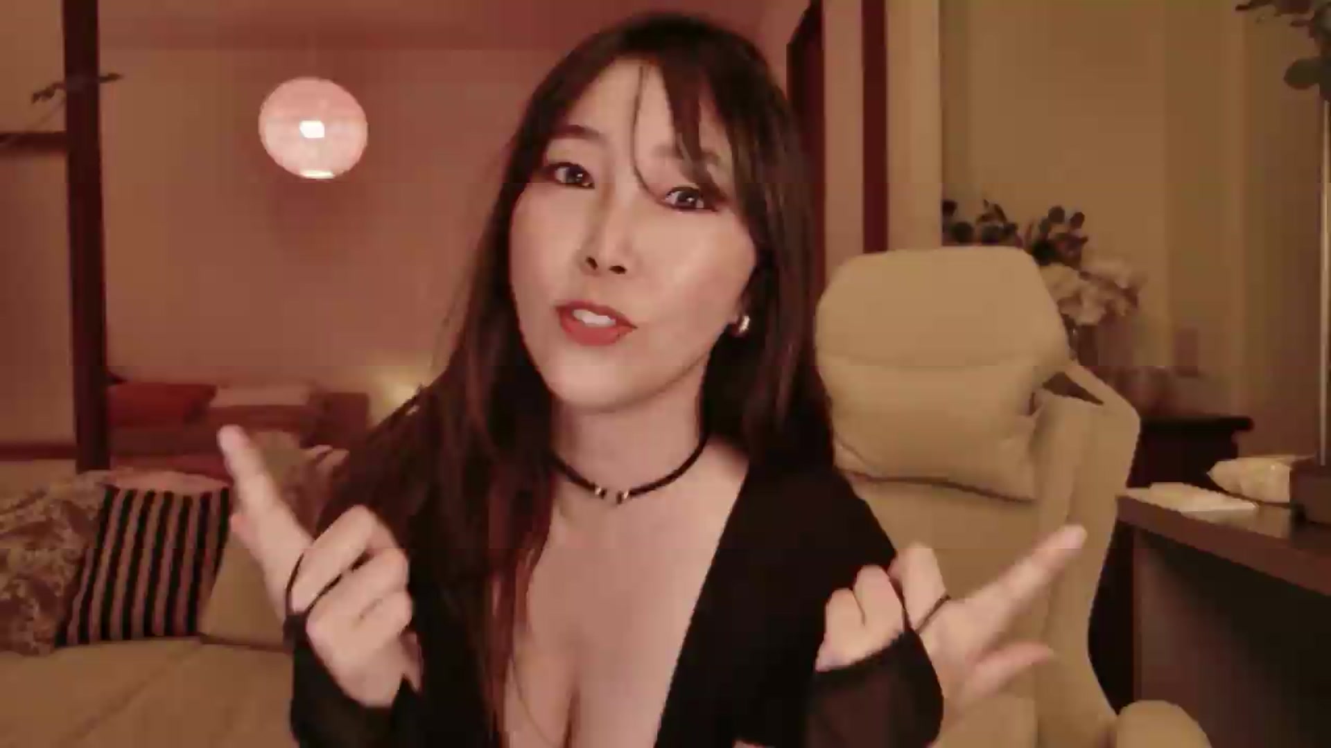 Gallery image thumbnail from japanesequeen's myfreecams stream on, 05/16/2026, 12:16 image 7 of 20