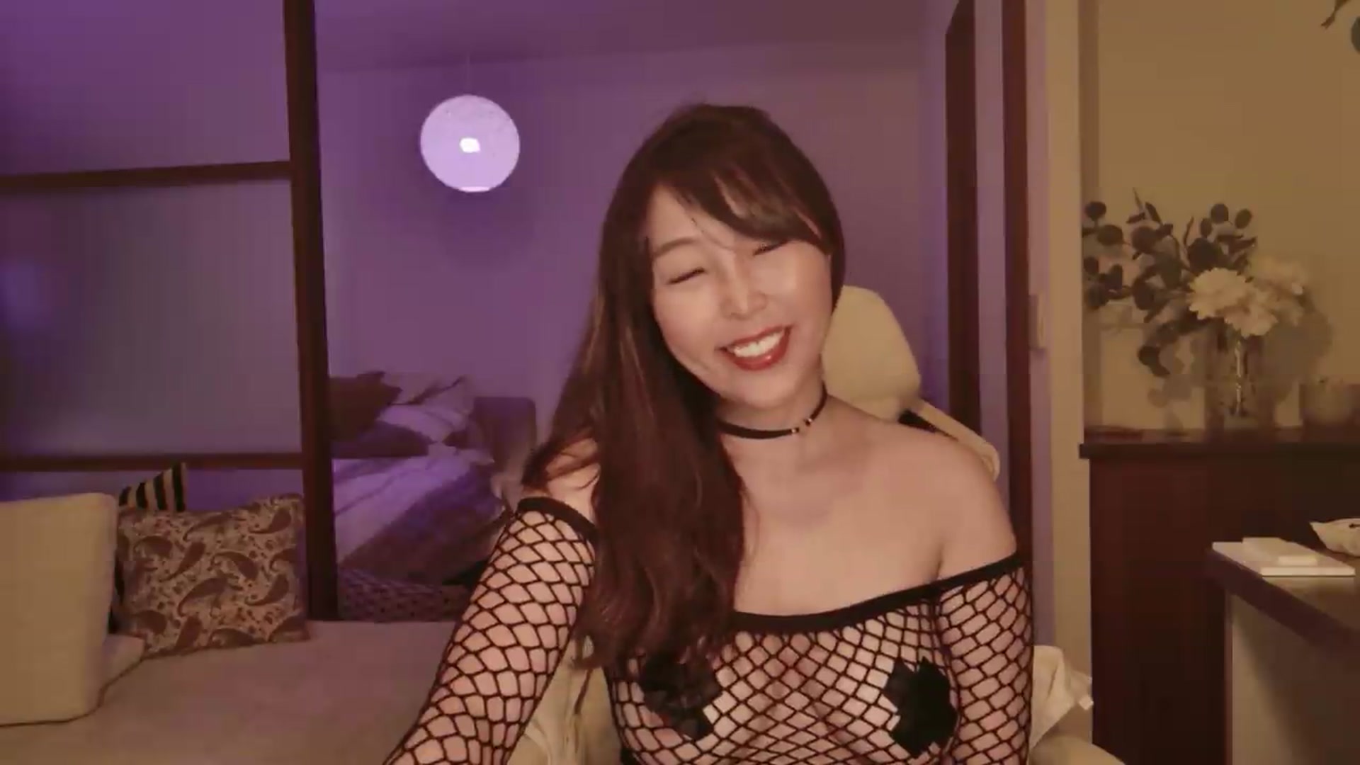 Gallery image thumbnail from japanesequeen's myfreecams stream on, 05/27/2026, 09:03 image 14 of 20
