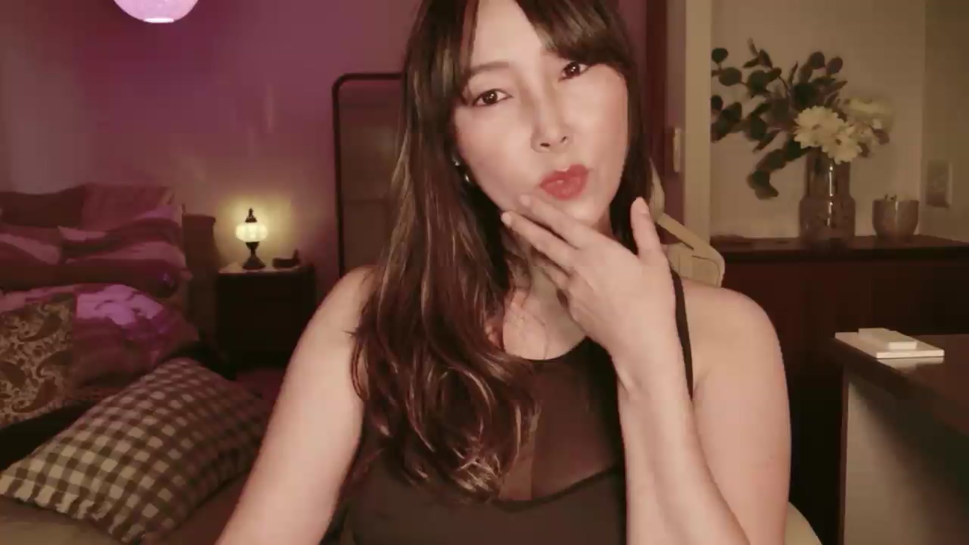 Gallery image thumbnail from japanesequeen's myfreecams stream on, 05/30/2026, 10:27 image 6 of 20