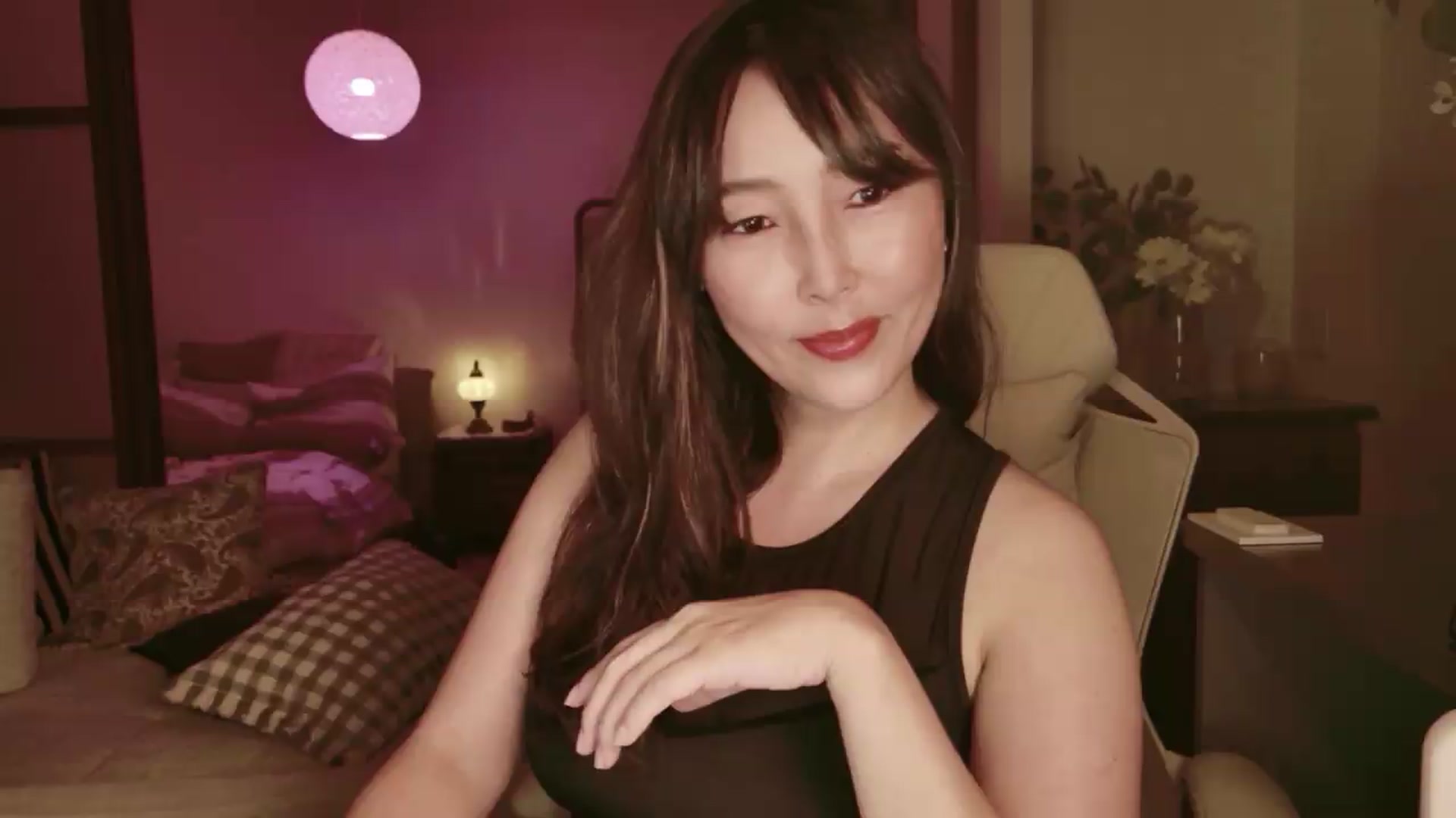 Gallery image thumbnail from japanesequeen's myfreecams stream on, 05/30/2026, 10:27 image 19 of 20