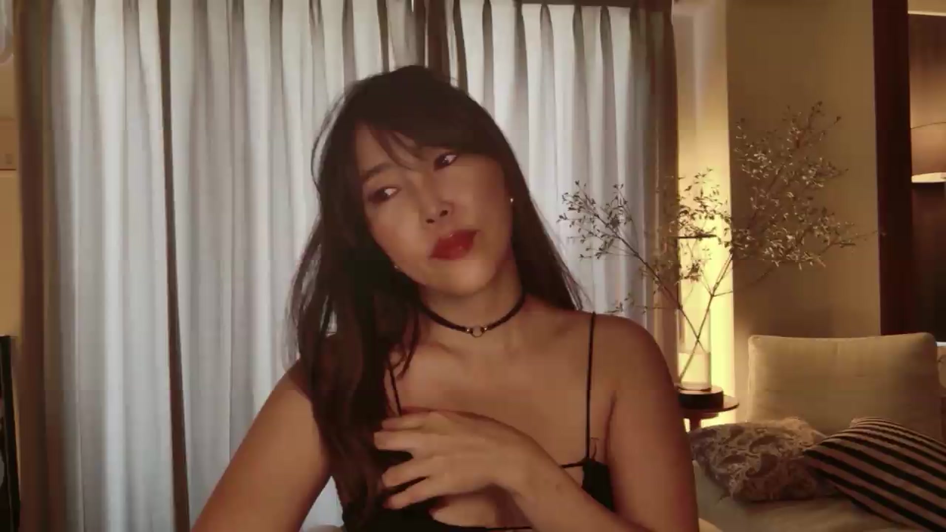 Gallery image thumbnail from japanesequeen's myfreecams stream on, 06/10/2026, 05:43 image 2 of 20