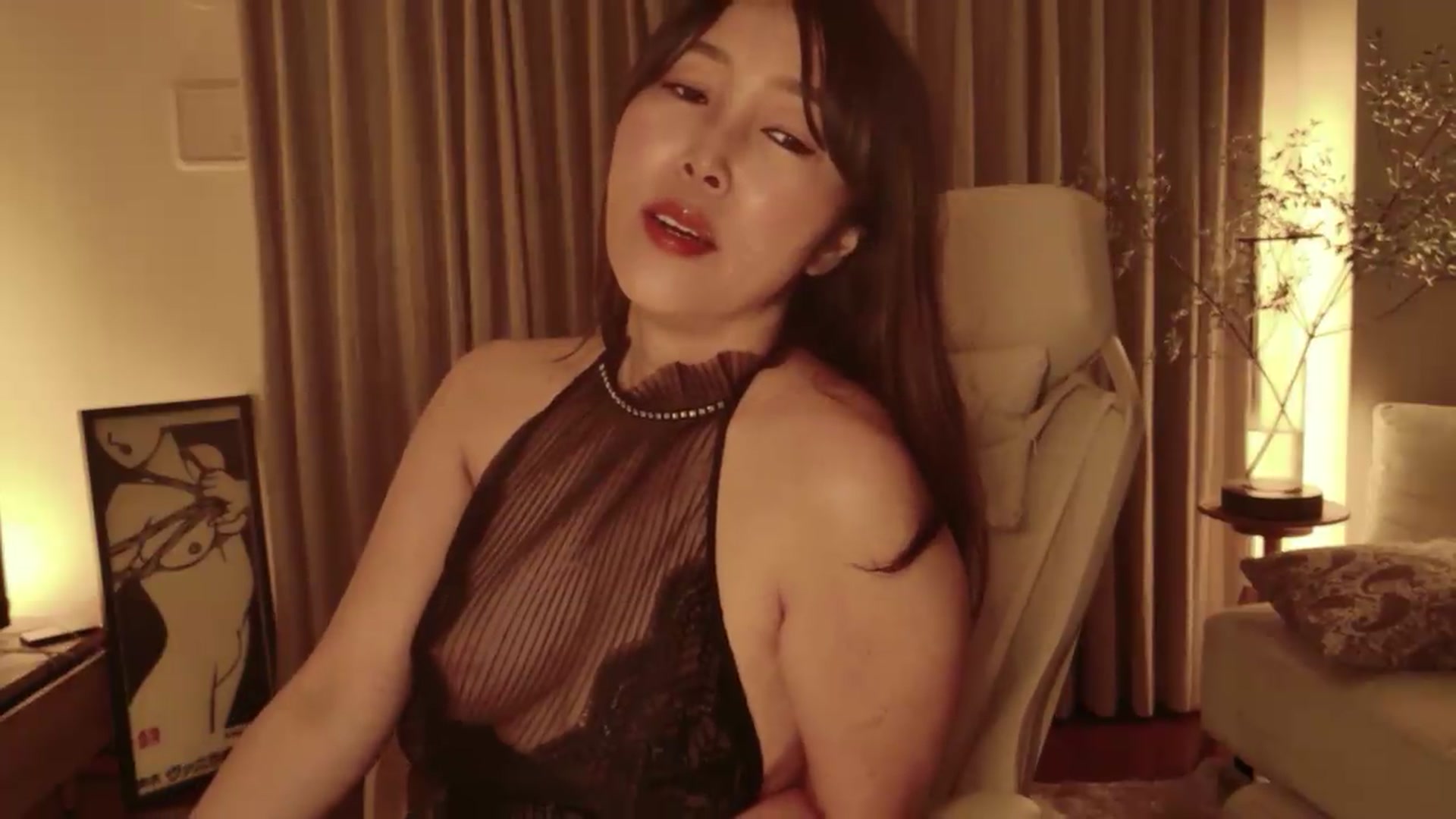 Gallery image thumbnail from japanesequeen's myfreecams stream on, 06/10/2026, 14:27 image 18 of 20