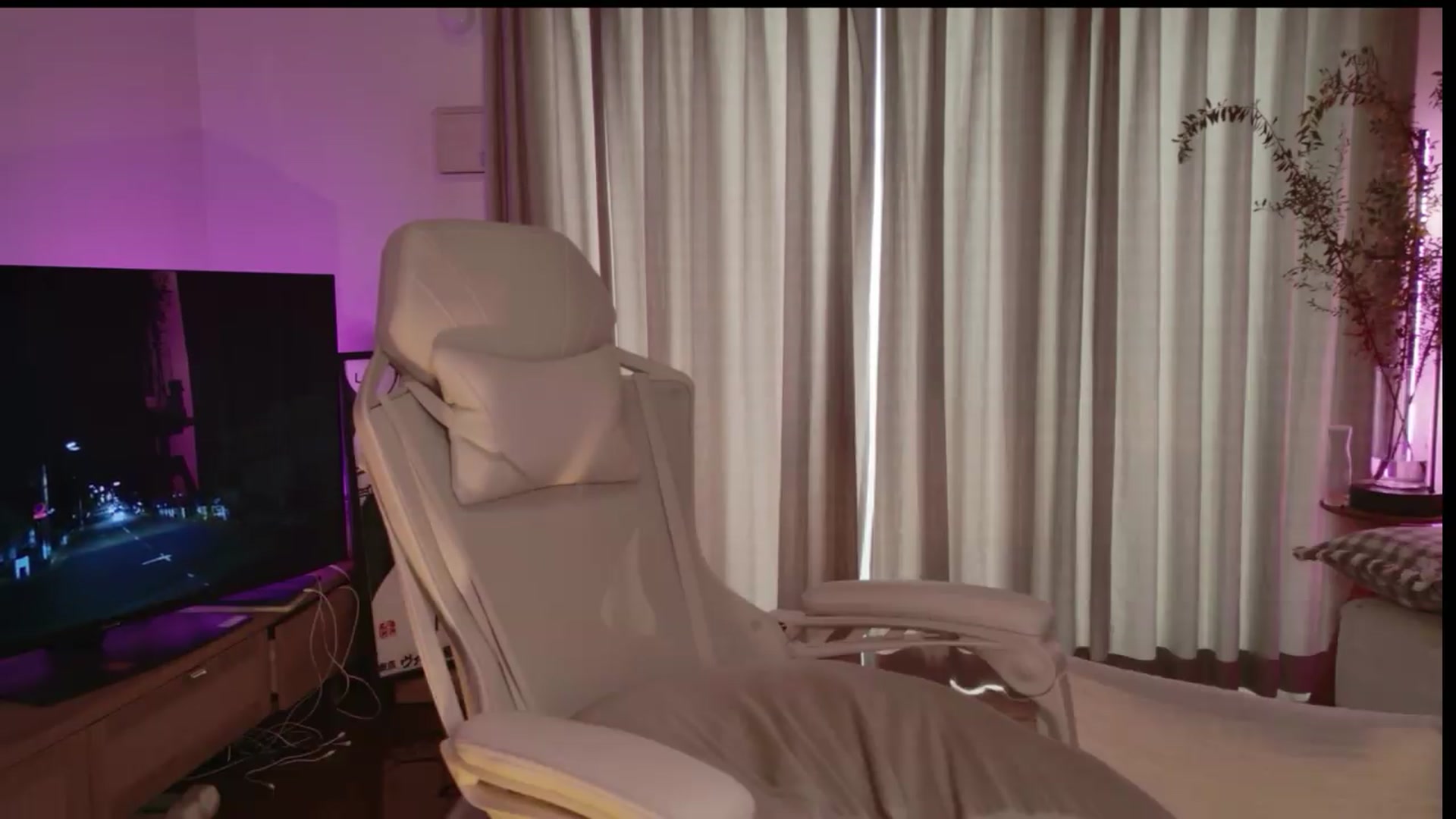 Gallery image thumbnail from japanesequeen's myfreecams stream on, 09/05/2026, 07:35 image 19 of 20