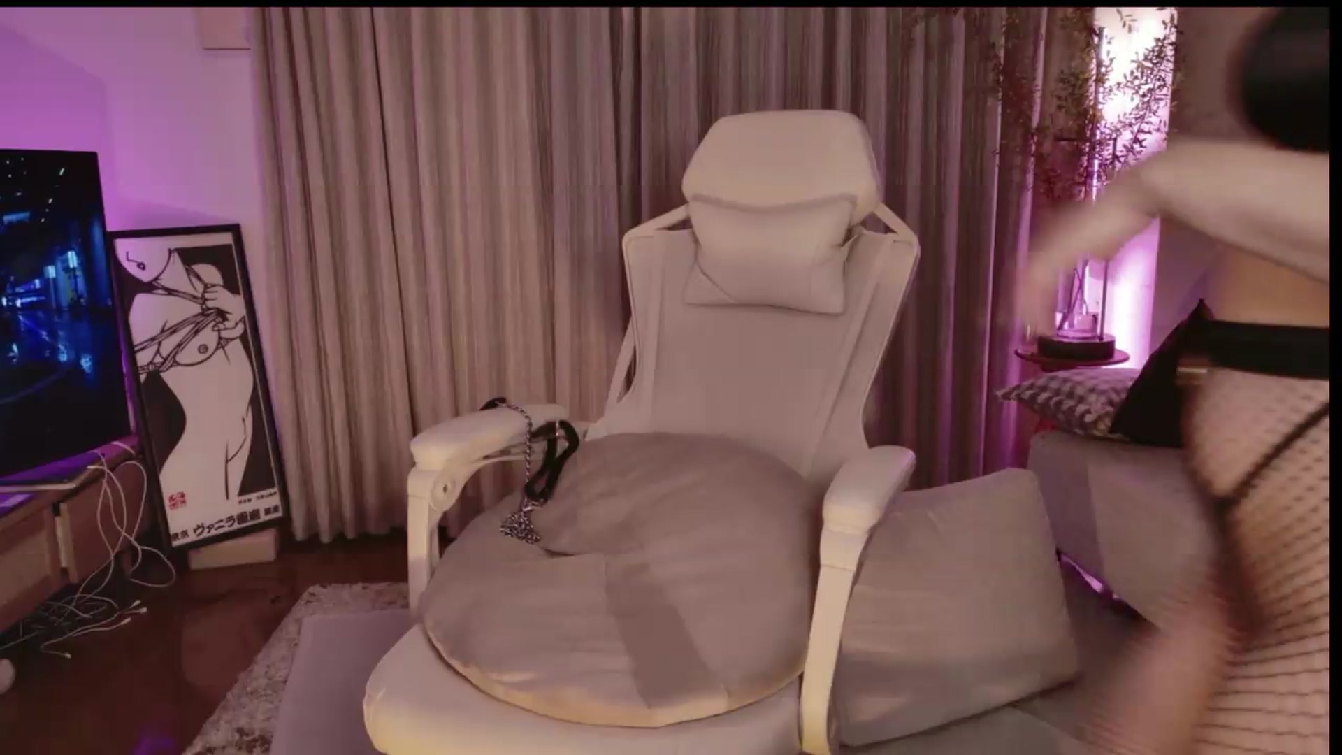Gallery image thumbnail from japanesequeen's myfreecams stream on, 09/05/2026, 14:48 image 14 of 20