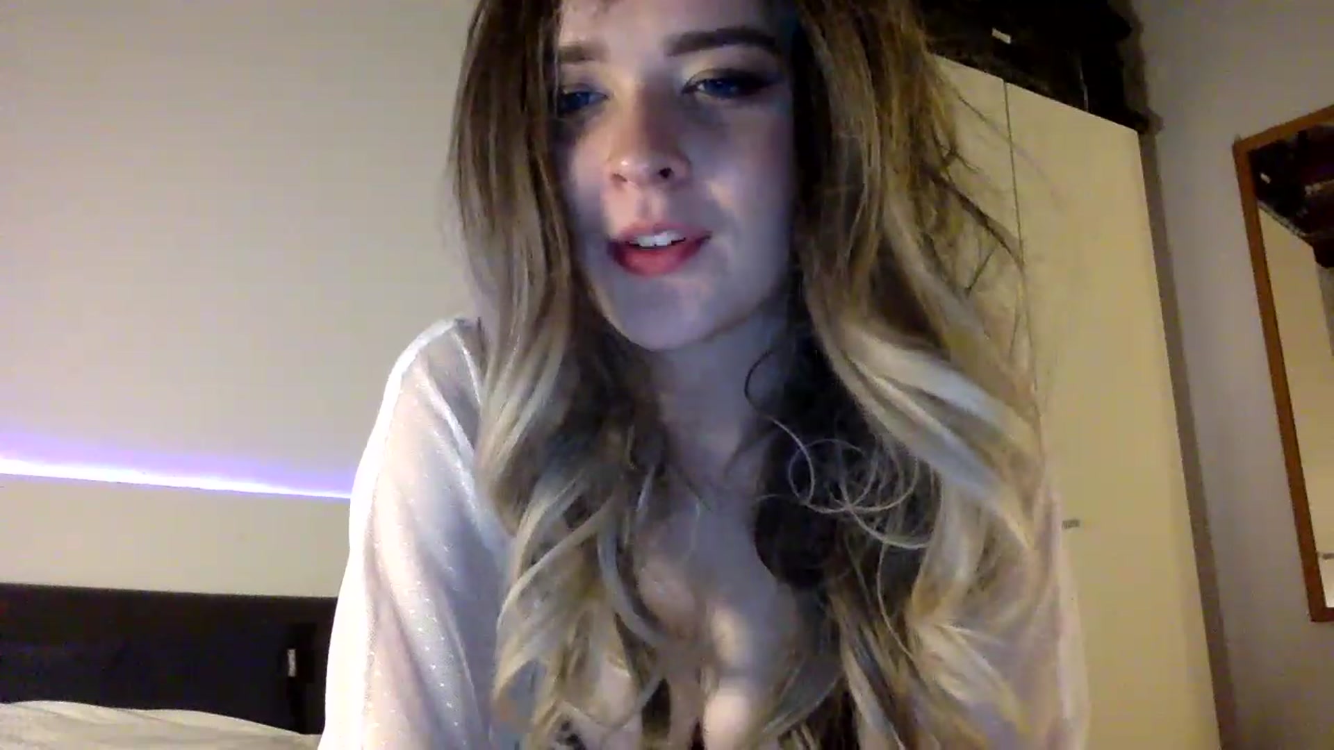 Gallery image thumbnail from jasminetea_'s myfreecams stream on, 08/17/2023, 24:52 image 6 of 20