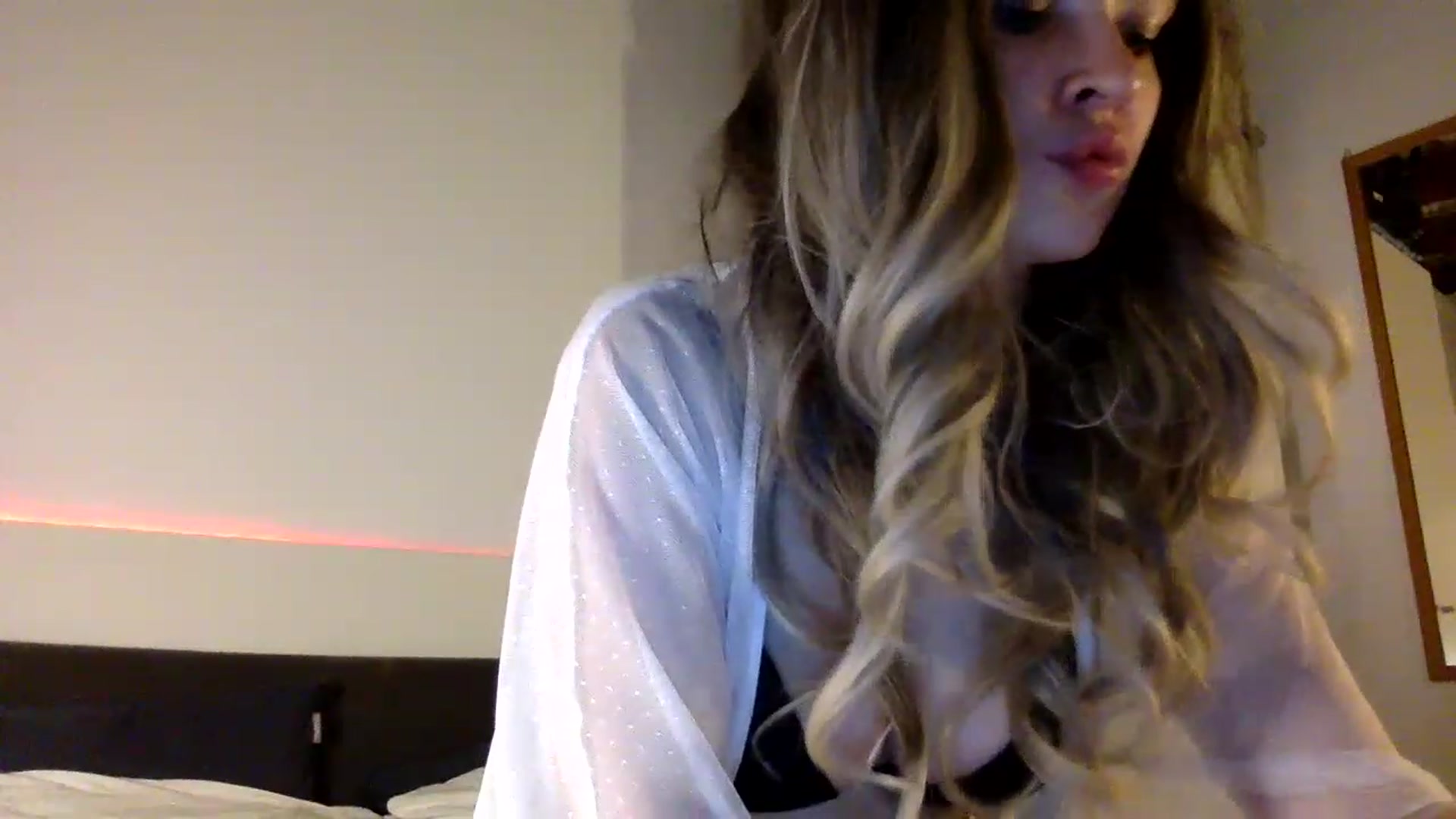 Gallery image thumbnail from jasminetea_'s myfreecams stream on, 08/17/2023, 24:52 image 4 of 20