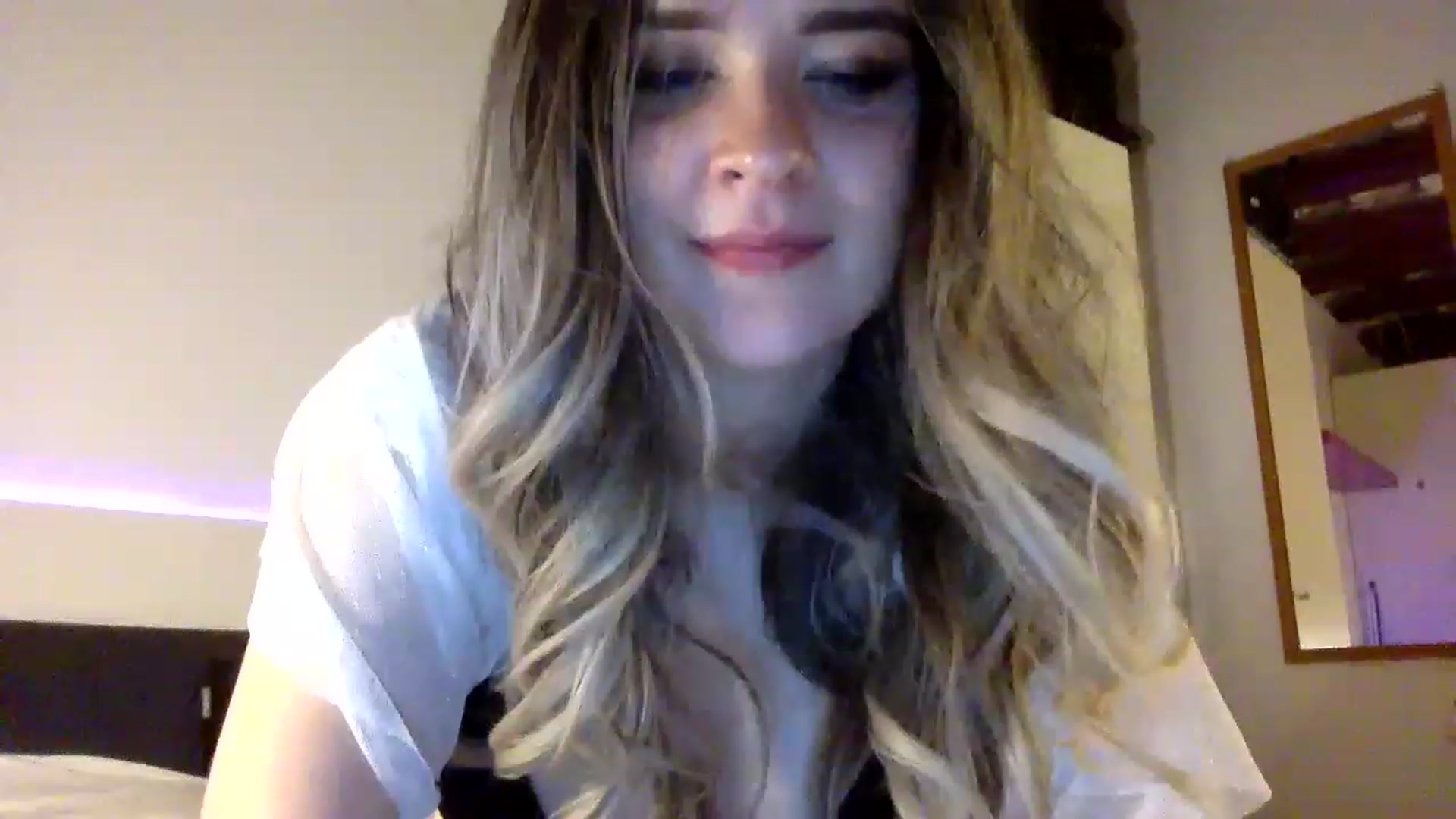 Gallery image thumbnail from jasminetea_'s myfreecams stream on, 08/17/2023, 24:52 image 14 of 20