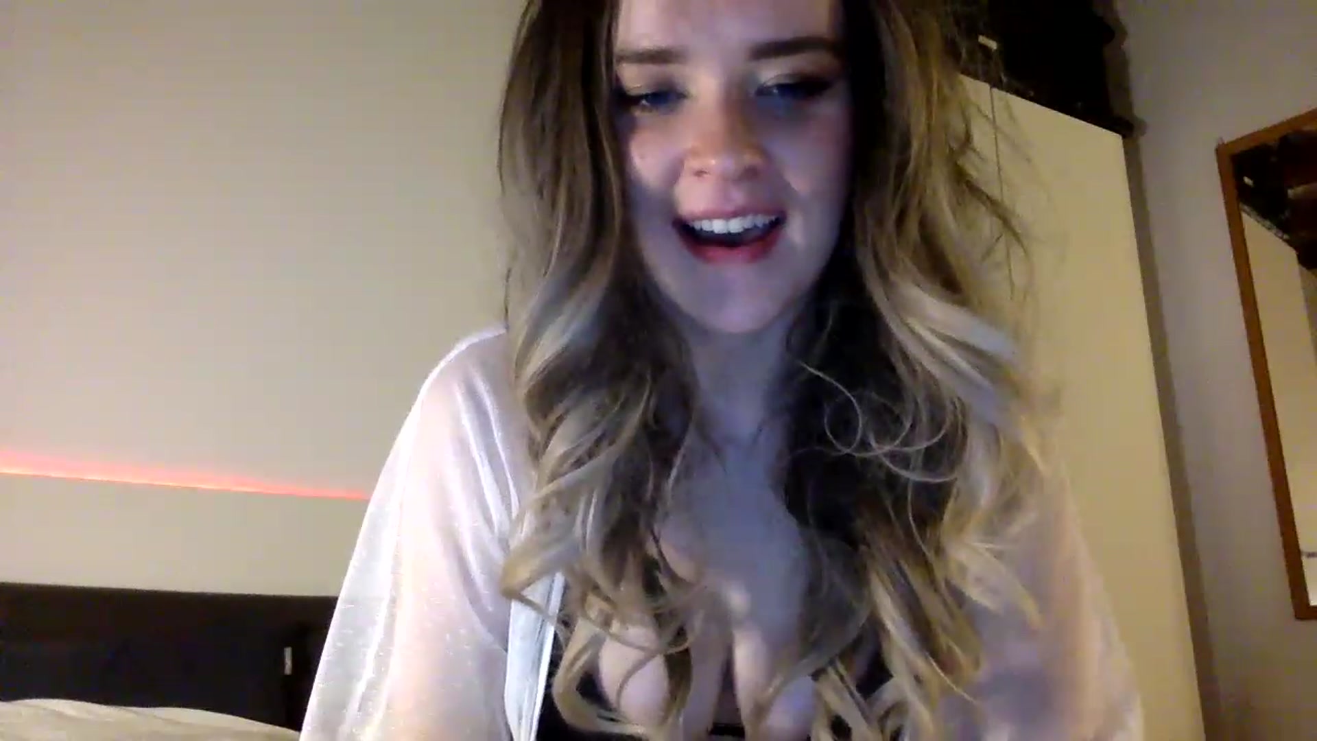 Gallery image thumbnail from jasminetea_'s myfreecams stream on, 08/17/2023, 24:52 image 5 of 20