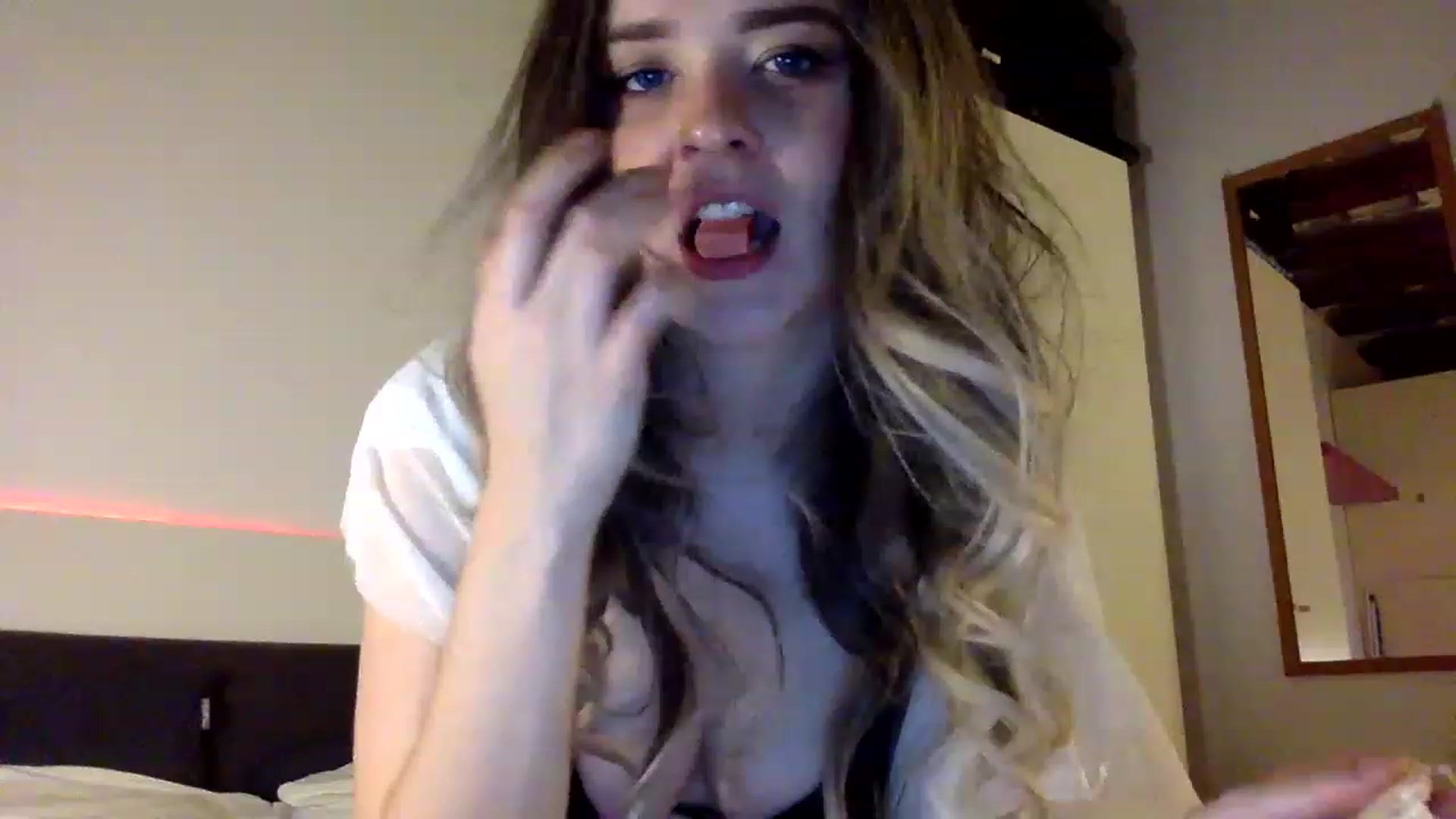 Gallery image thumbnail from jasminetea_'s myfreecams stream on, 08/17/2023, 24:52 image 15 of 20