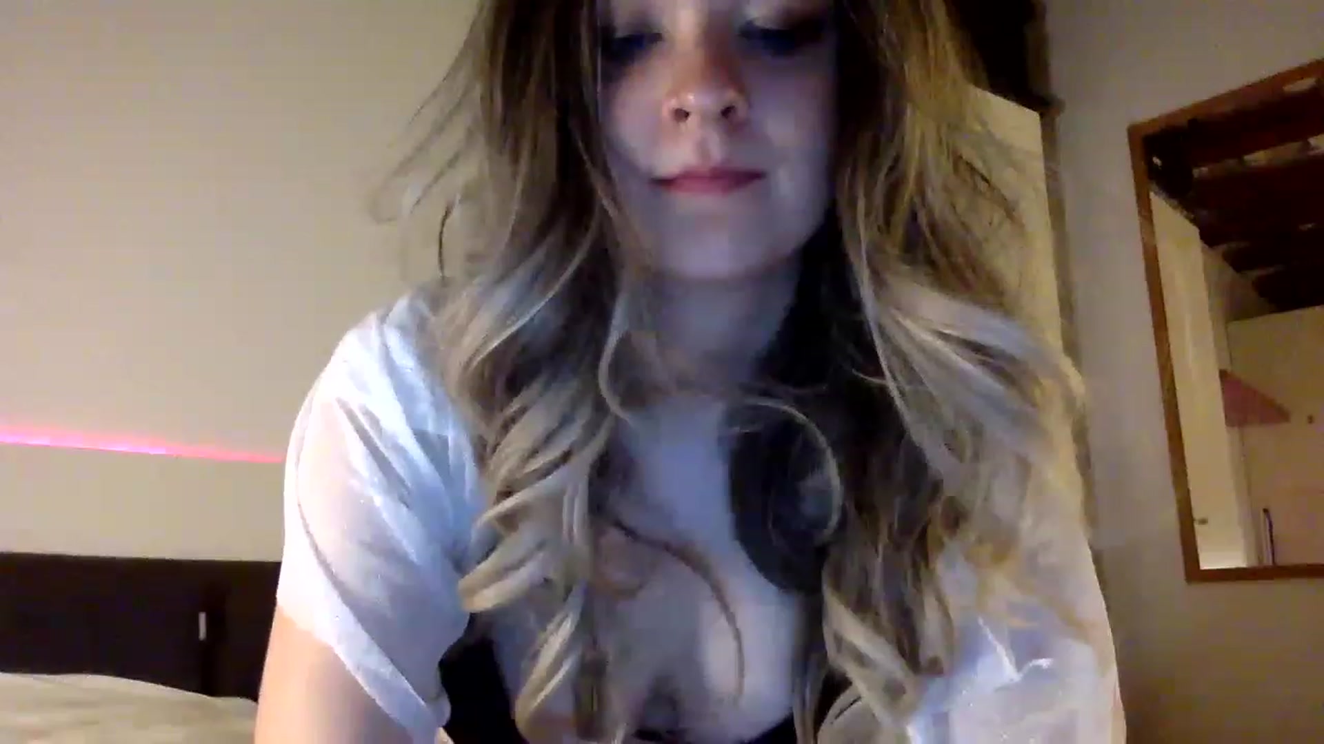 Gallery image thumbnail from jasminetea_'s myfreecams stream on, 08/17/2023, 24:52 image 13 of 20