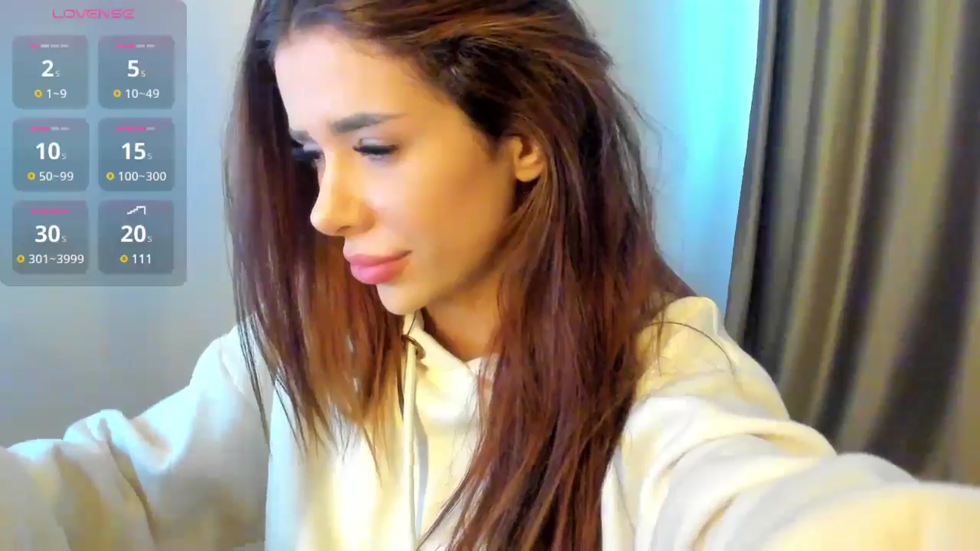 Gallery image thumbnail from jessicajones's myfreecams stream on, 11/10/2024, 14:38 image 12 of 20