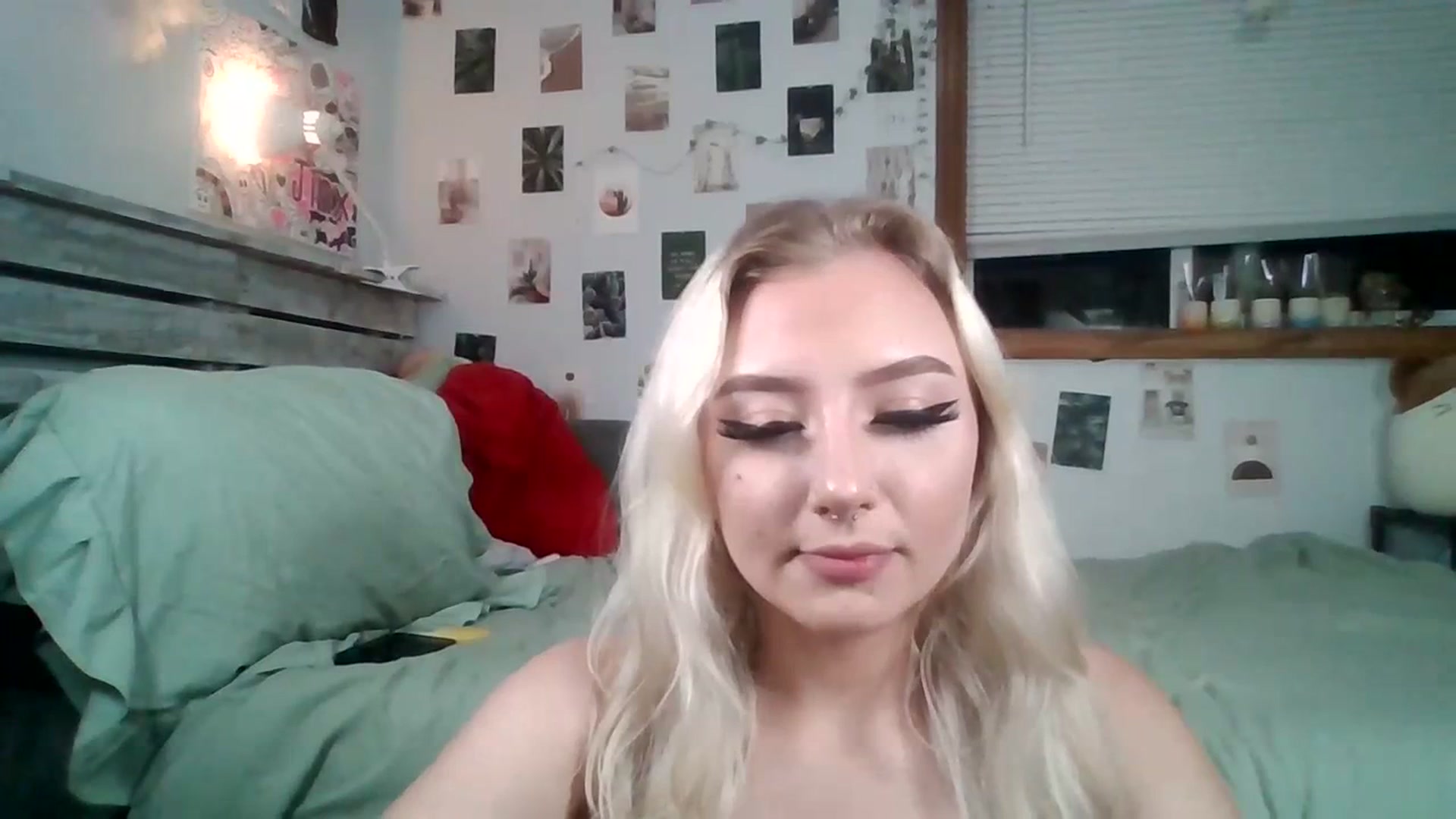 Gallery image thumbnail from jinxbaybe's myfreecams stream on, 07/21/2023, 10:05 image 2 of 20