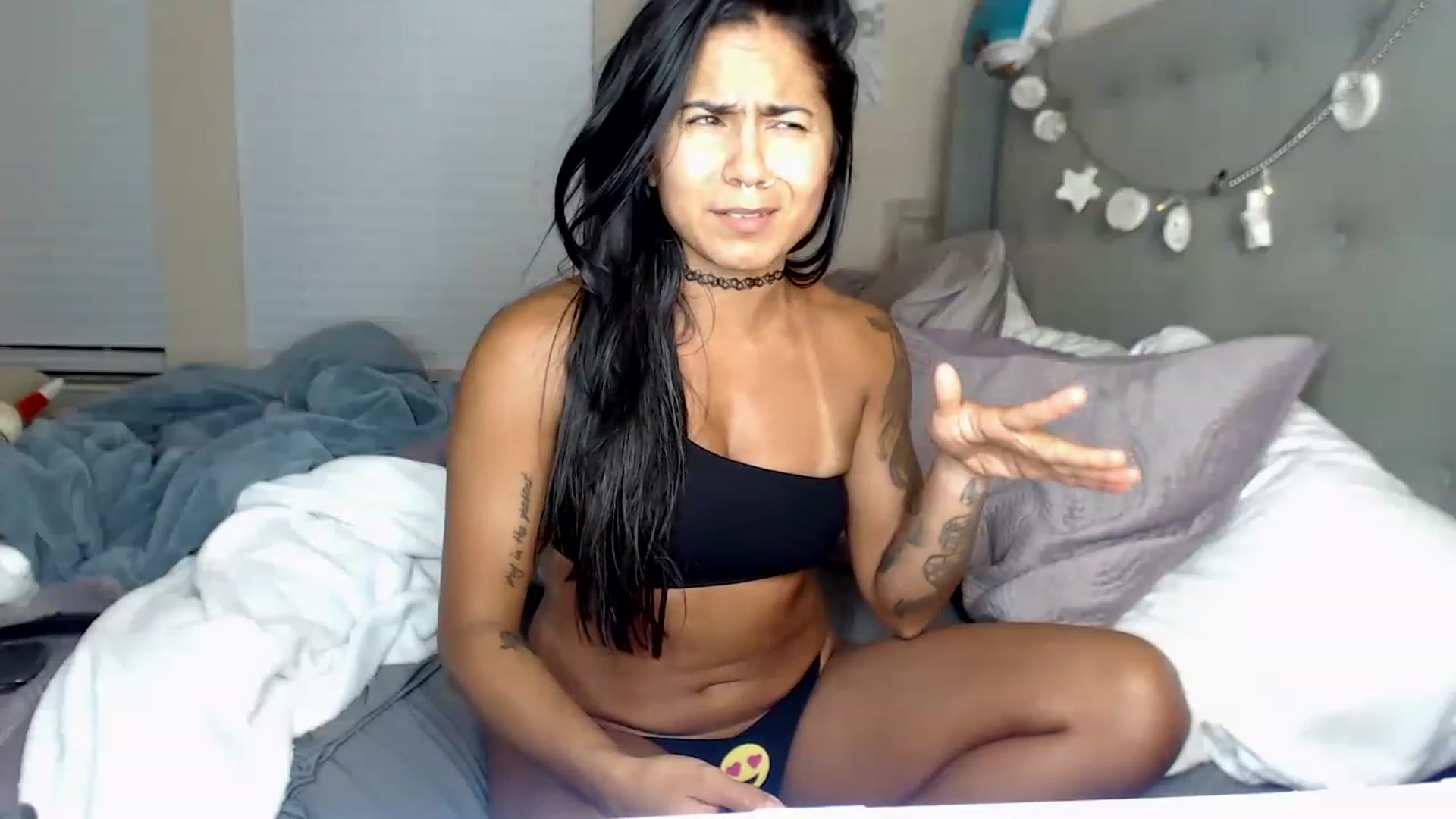 Gallery image thumbnail from jizzgooglez's myfreecams stream on, 03/05/2023, 05:06 image 7 of 20