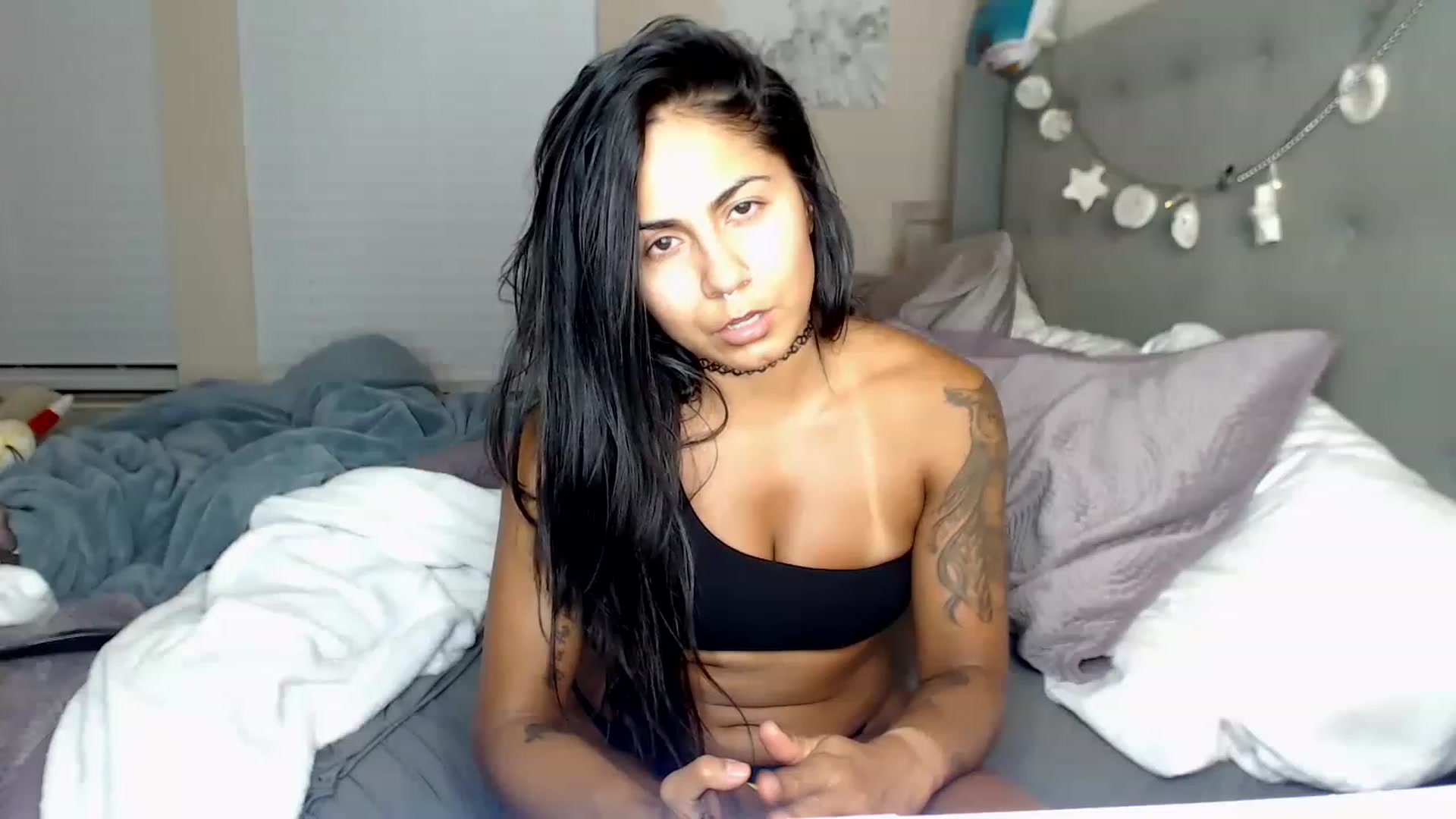 Gallery image thumbnail from jizzgooglez's myfreecams stream on, 03/05/2023, 05:06 image 20 of 20