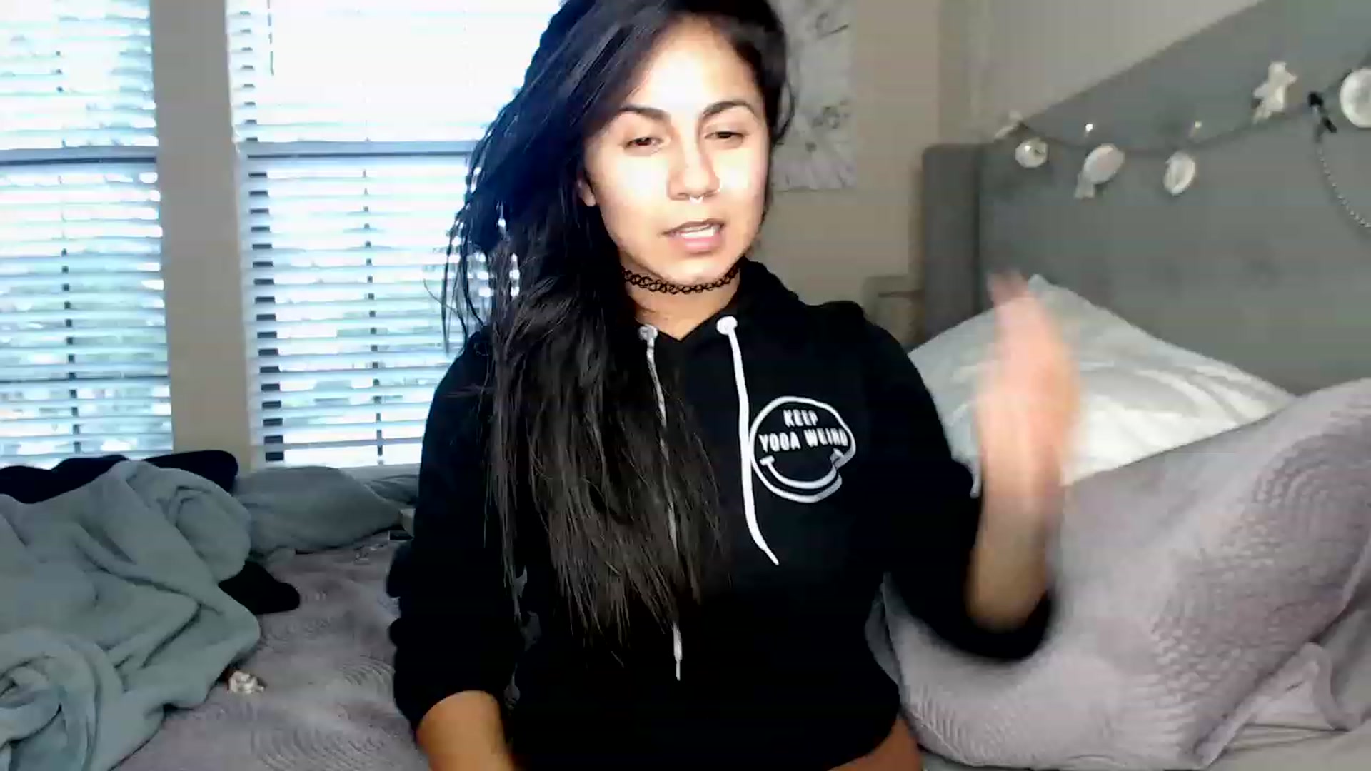 Gallery image thumbnail from jizzgooglez's myfreecams stream on, 05/13/2023, 23:30 image 11 of 20