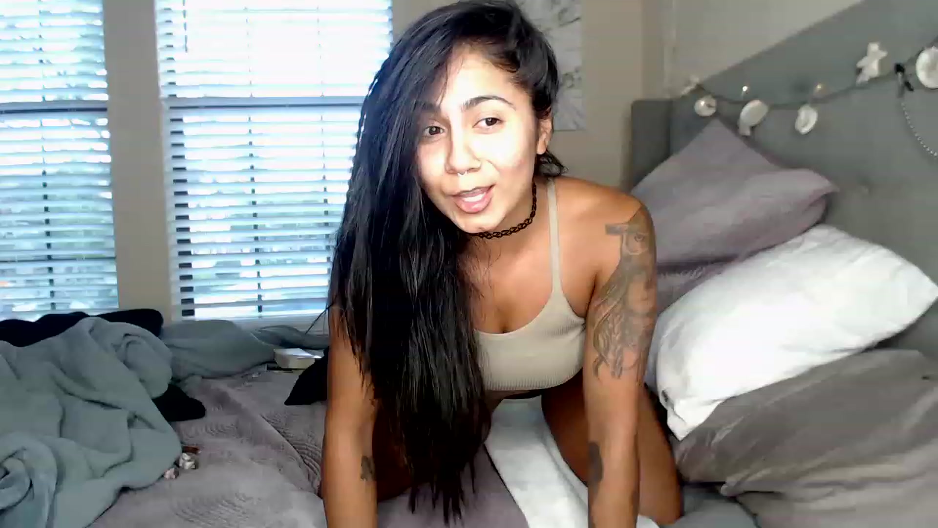Gallery image thumbnail from jizzgooglez's myfreecams stream on, 05/13/2023, 23:30 image 15 of 20