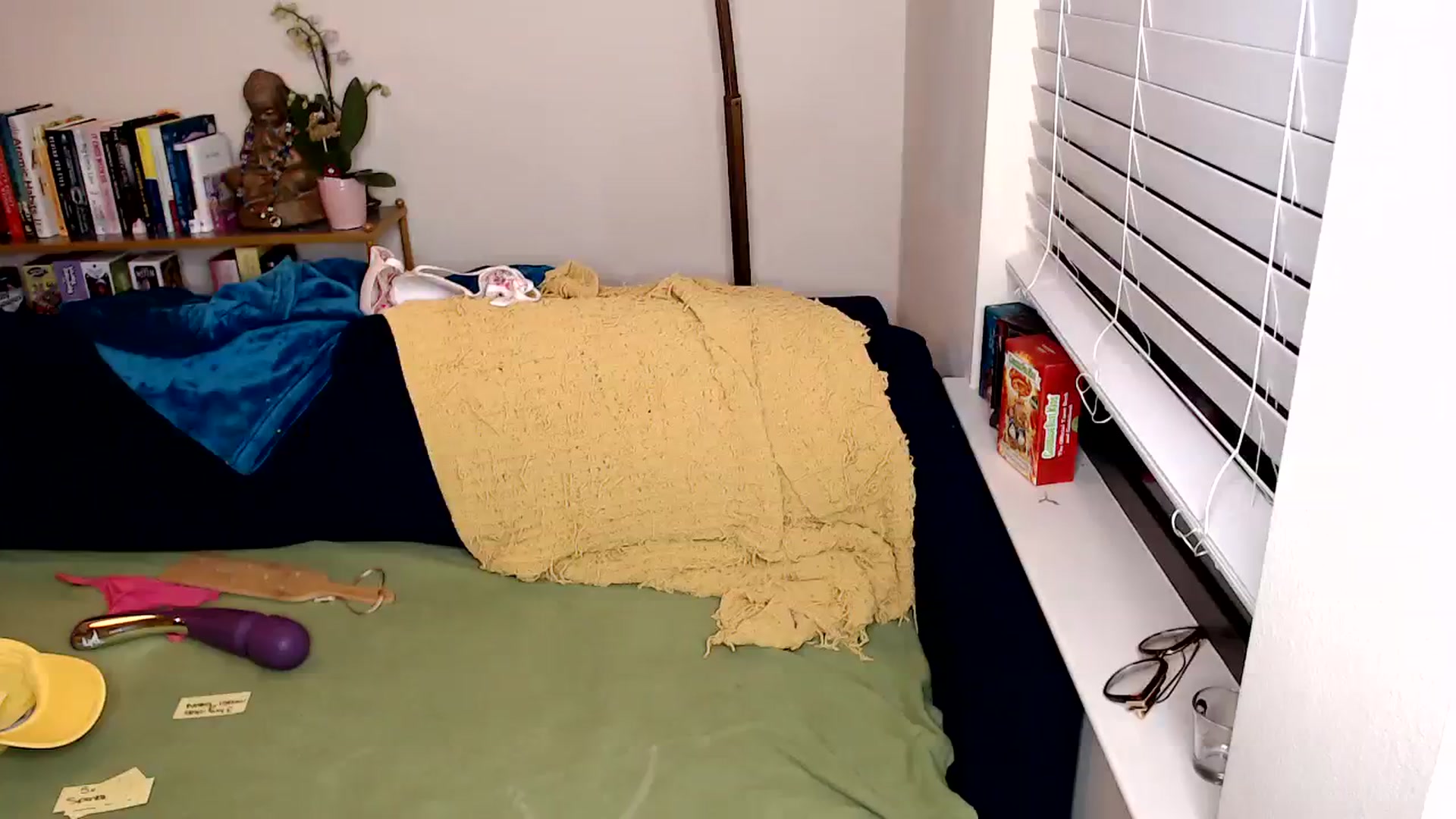 Gallery image thumbnail from jizzgooglez's myfreecams stream on, 03/16/2024, 01:37 image 20 of 20
