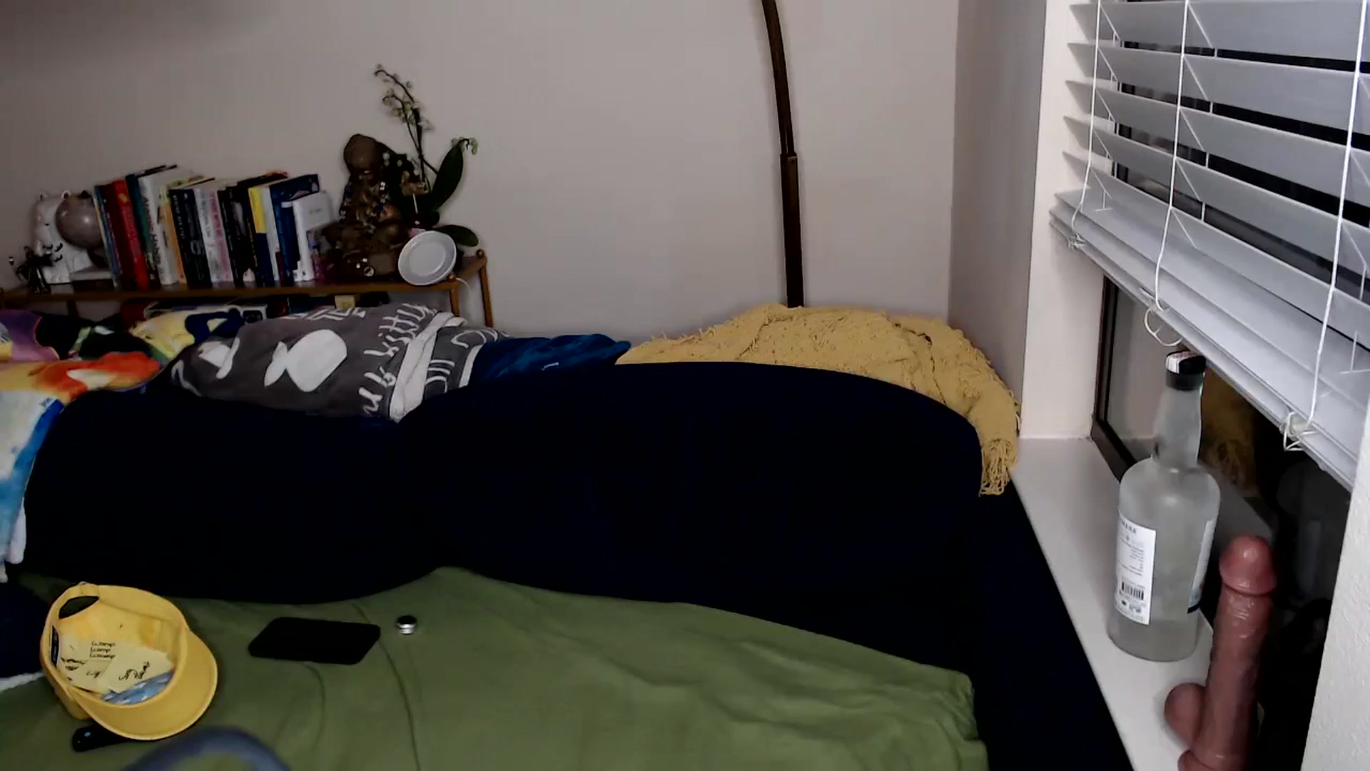 Gallery image thumbnail from jizzgooglez's myfreecams stream on, 04/01/2024, 24:37 image 14 of 20