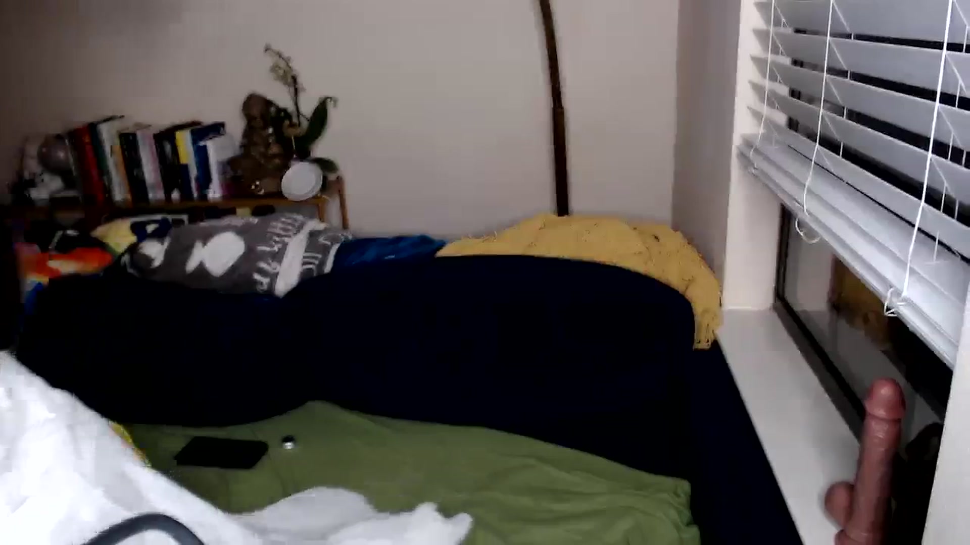 Gallery image thumbnail from jizzgooglez's myfreecams stream on, 04/01/2024, 24:37 image 13 of 20