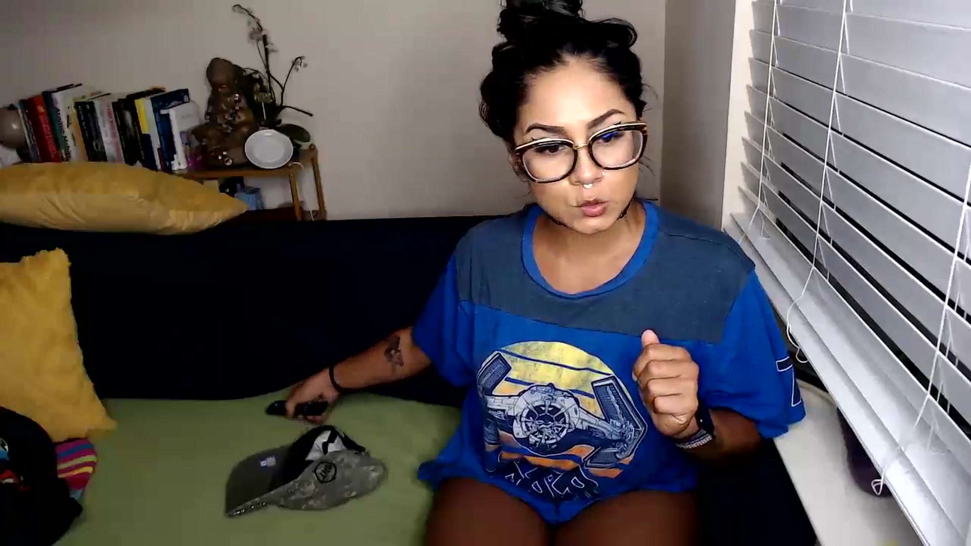 Gallery image thumbnail from jizzgooglez's myfreecams stream on, 04/20/2024, 04:44 image 7 of 20
