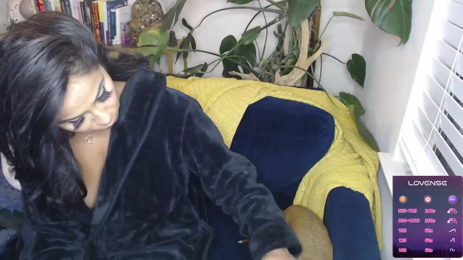 Gallery image thumbnail from jizzgooglez's myfreecams stream on, 11/06/2024, 01:26 image 18 of 20