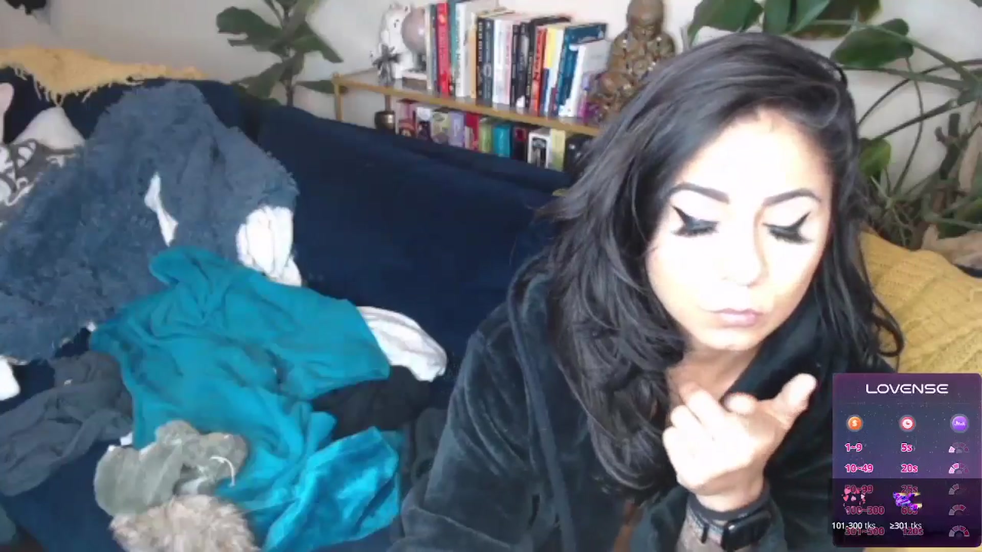 Gallery image thumbnail from jizzgooglez's myfreecams stream on, 11/16/2024, 03:03 image 19 of 20