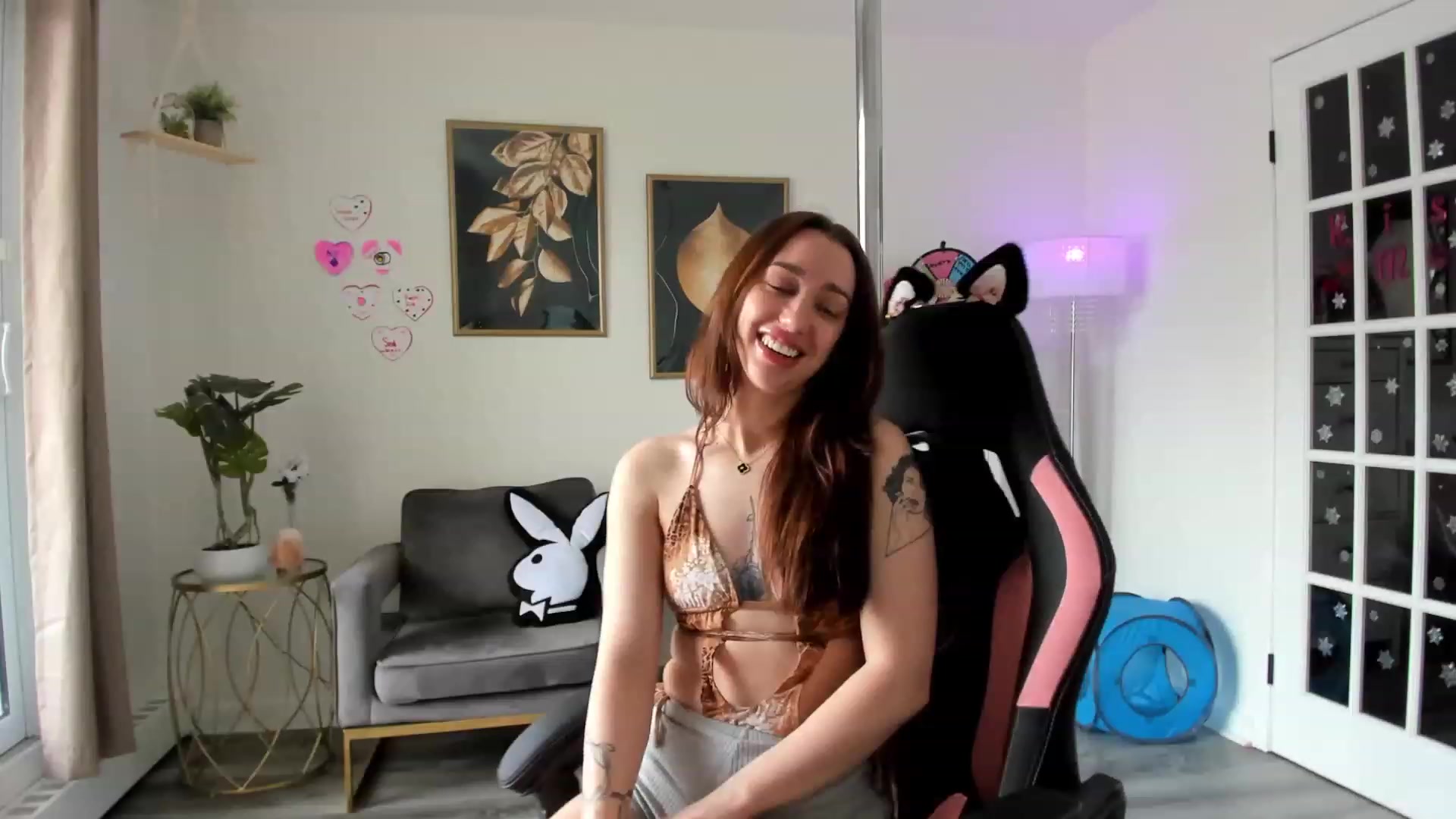 Gallery image thumbnail from josieeblakee's myfreecams stream on, 02/21/2024, 17:06 image 14 of 20