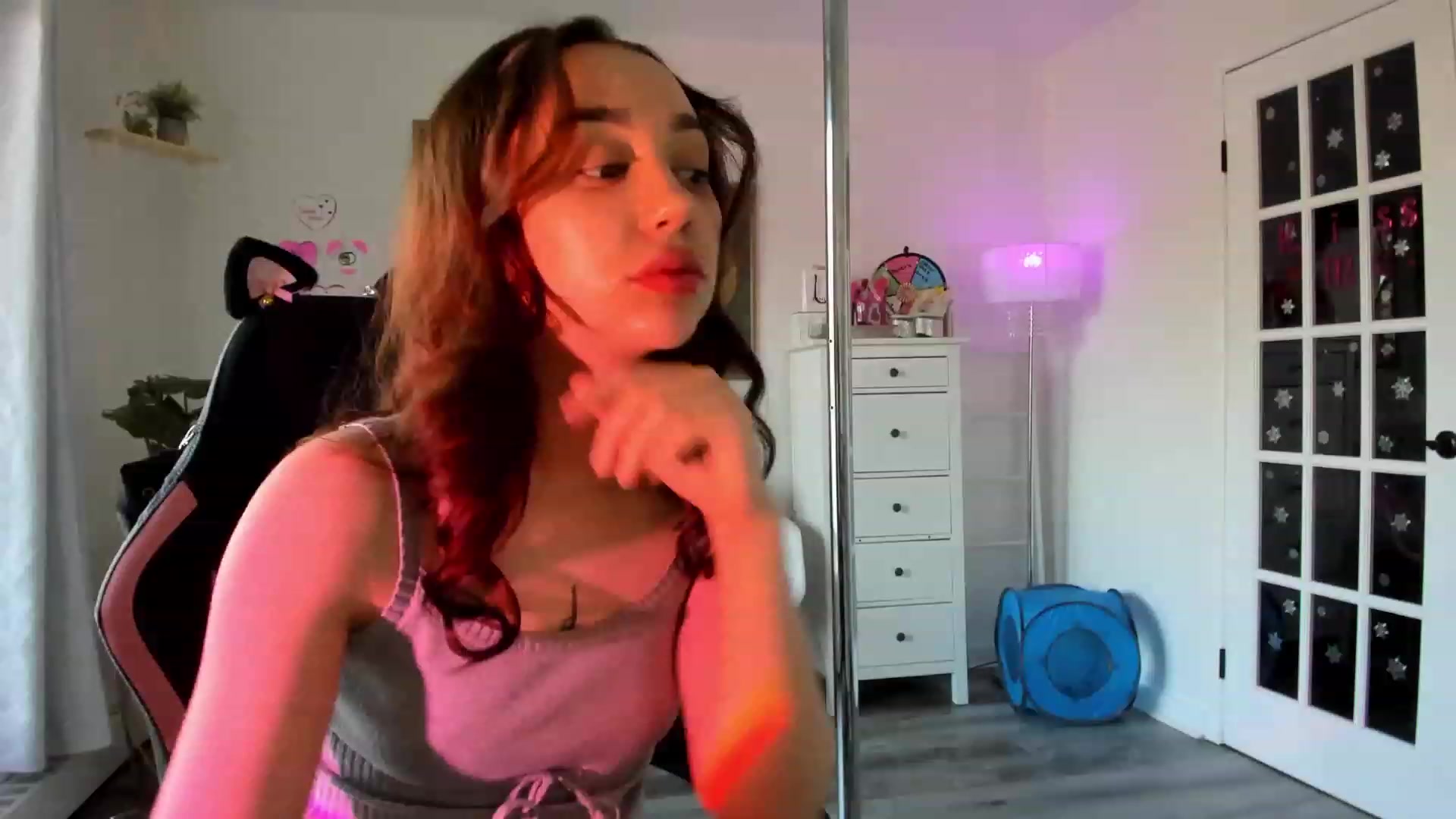 Gallery image thumbnail from josieeblakee's myfreecams stream on, 02/25/2024, 17:37 image 2 of 20