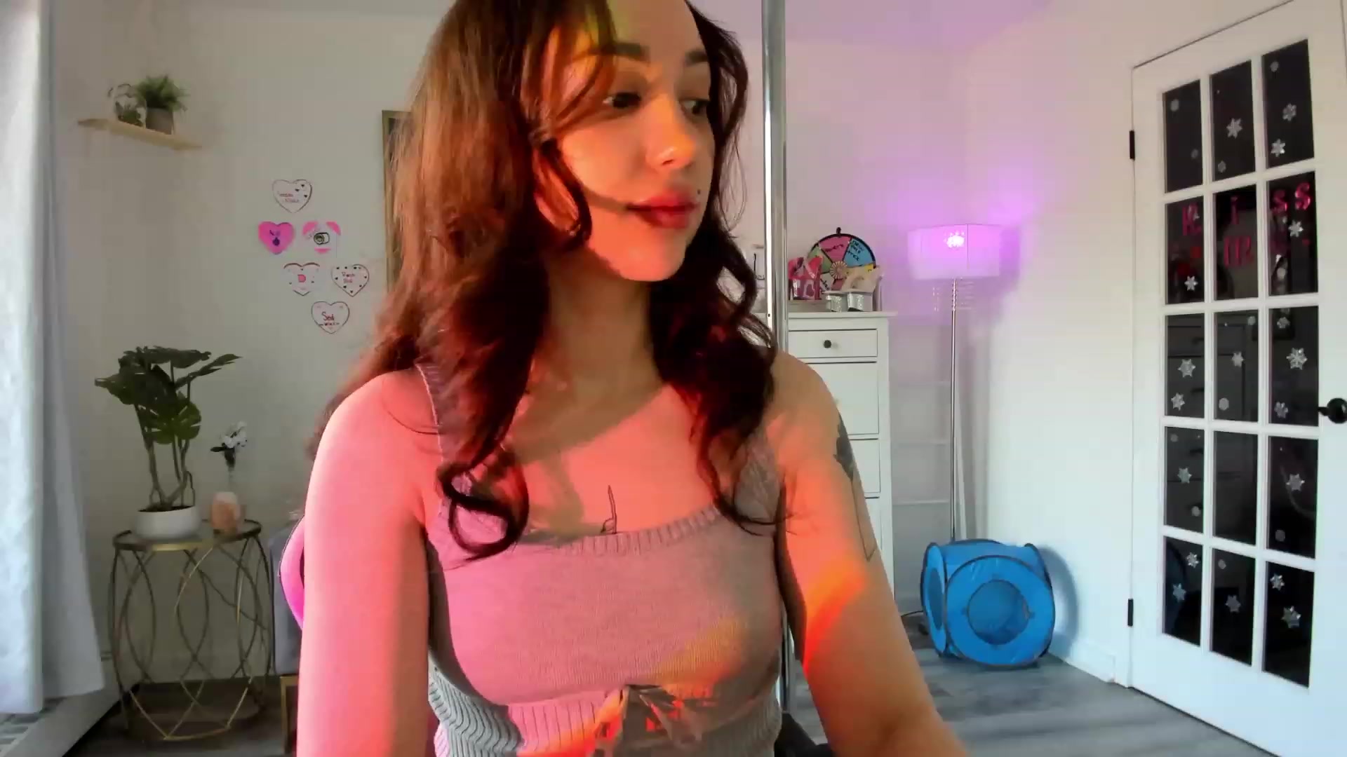 Gallery image thumbnail from josieeblakee's myfreecams stream on, 02/25/2024, 17:37 image 15 of 20